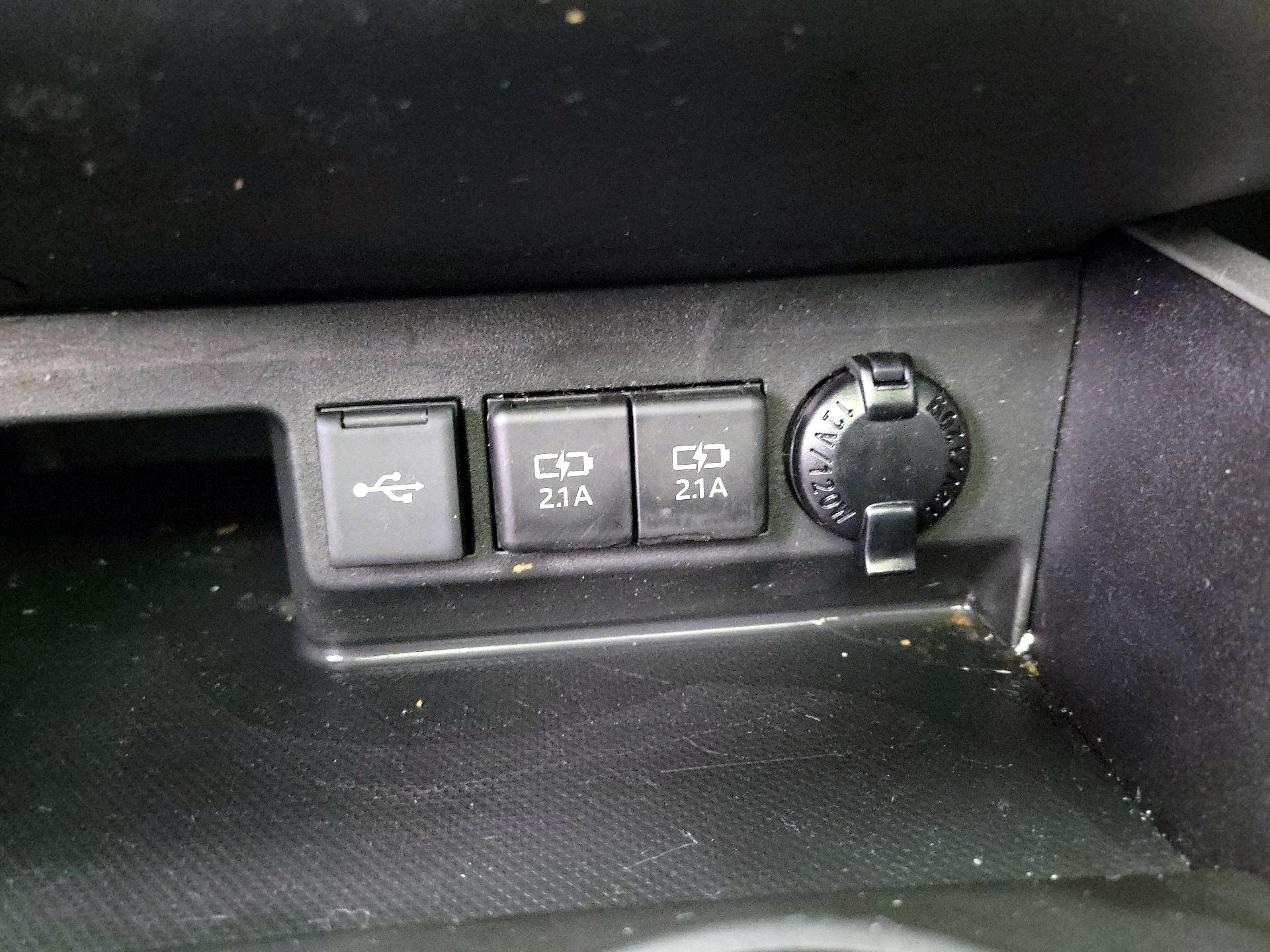 Thumbnail: 2021 Toyota Highlander - 18