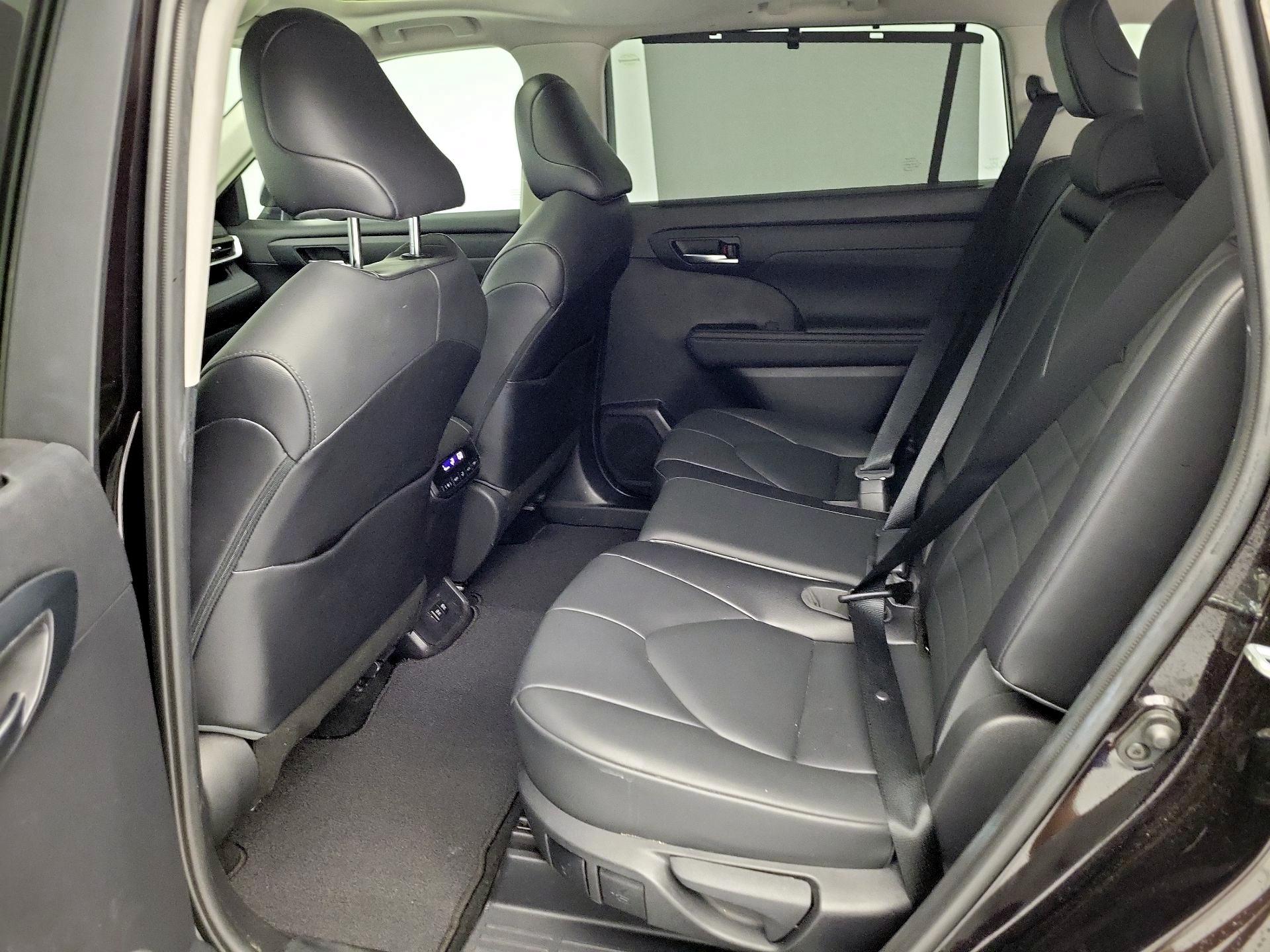 Thumbnail: 2021 Toyota Highlander - 20