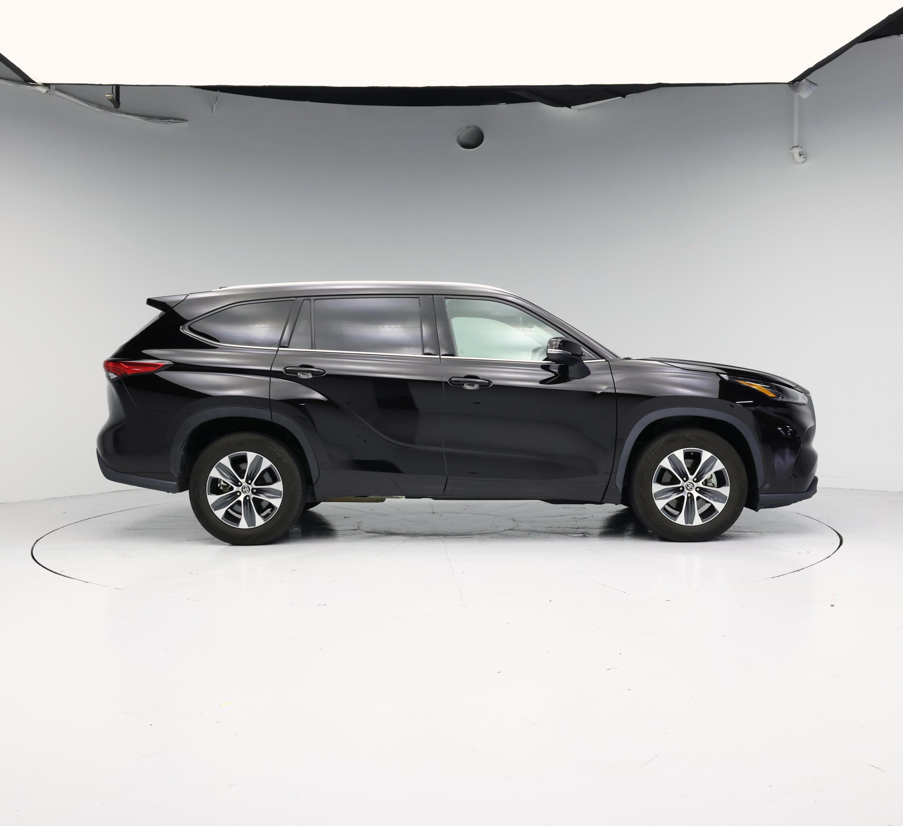 Thumbnail: 2021 Toyota Highlander - 7