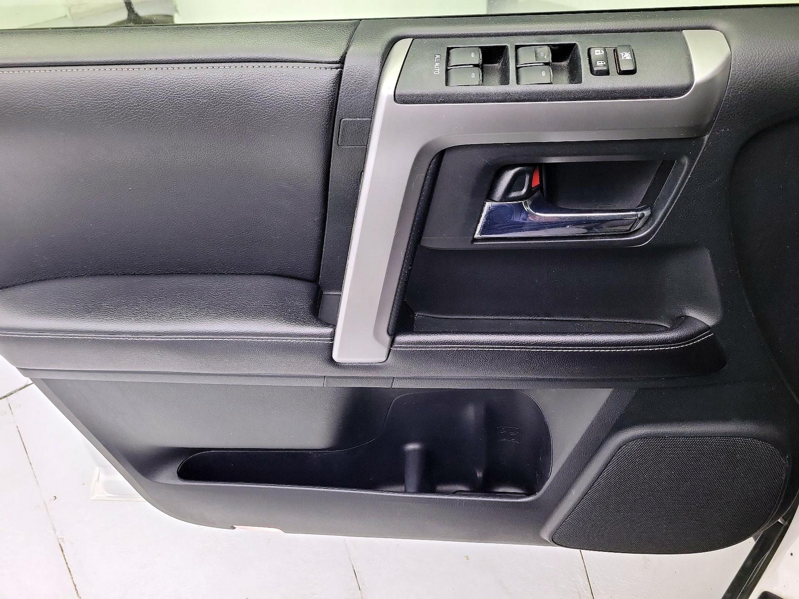 2016 Toyota 4Runner SR5 - Photo 13