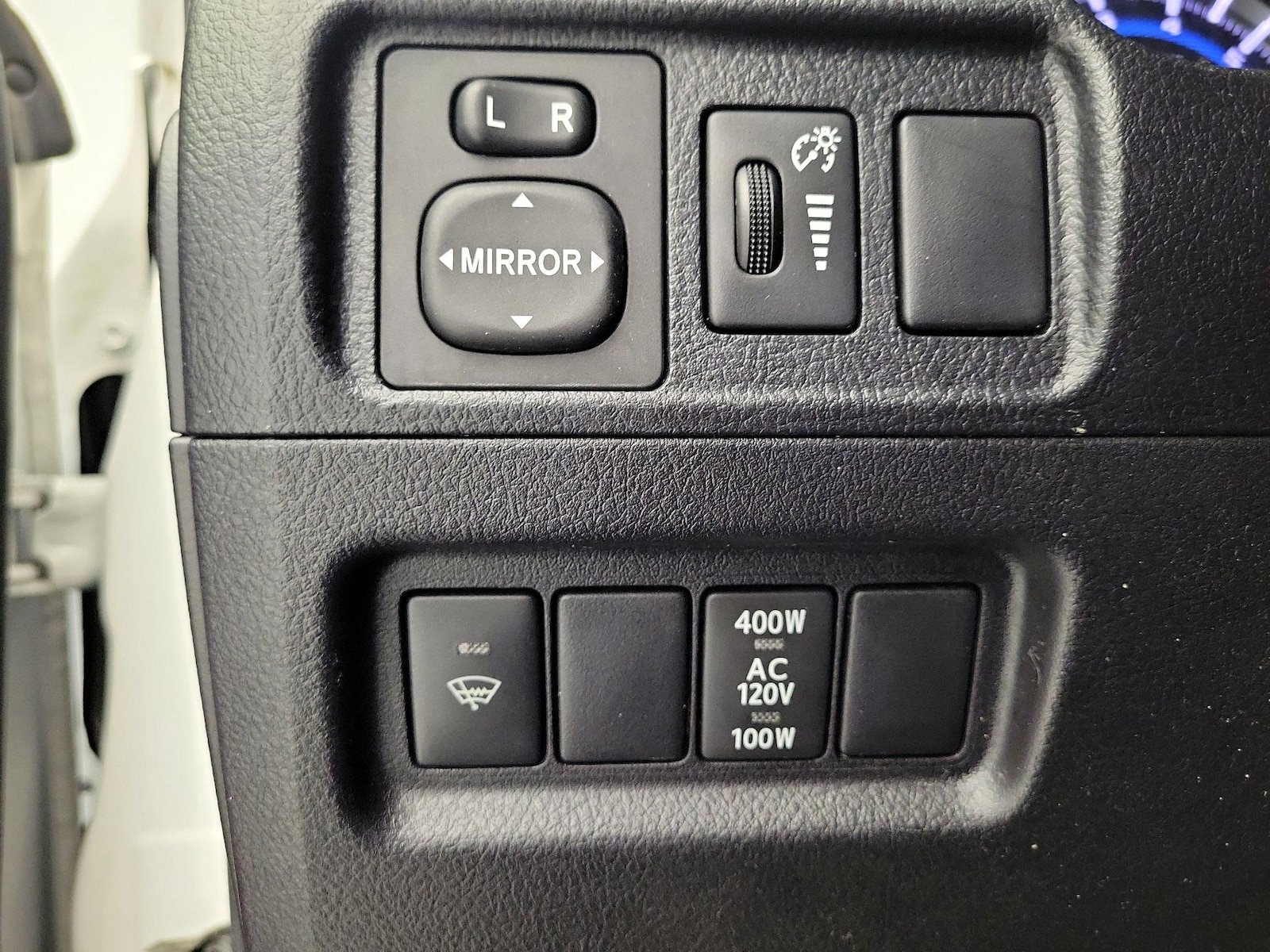 2016 Toyota 4Runner SR5 - Photo 14