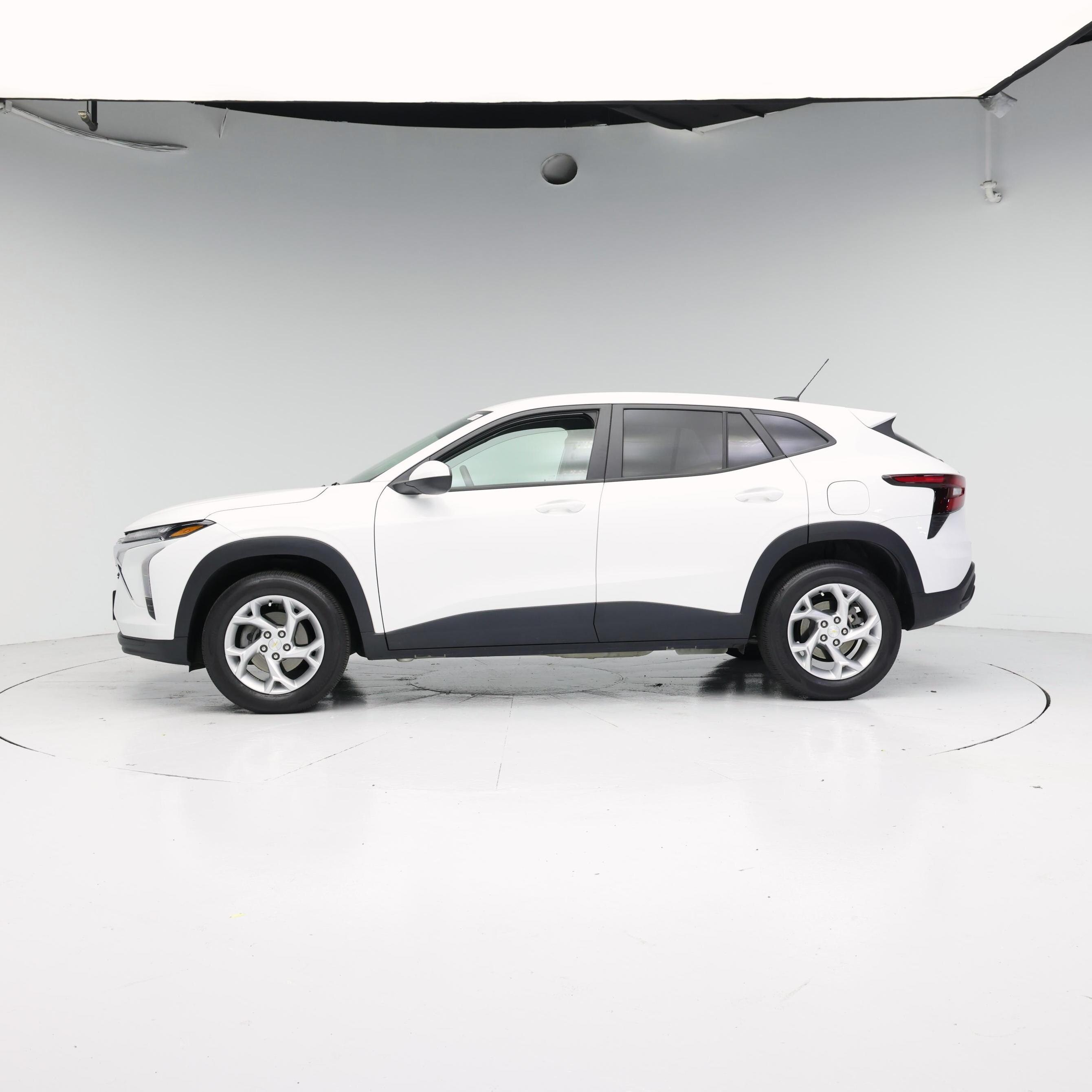 Thumbnail: 2024 Chevrolet Trax - 3