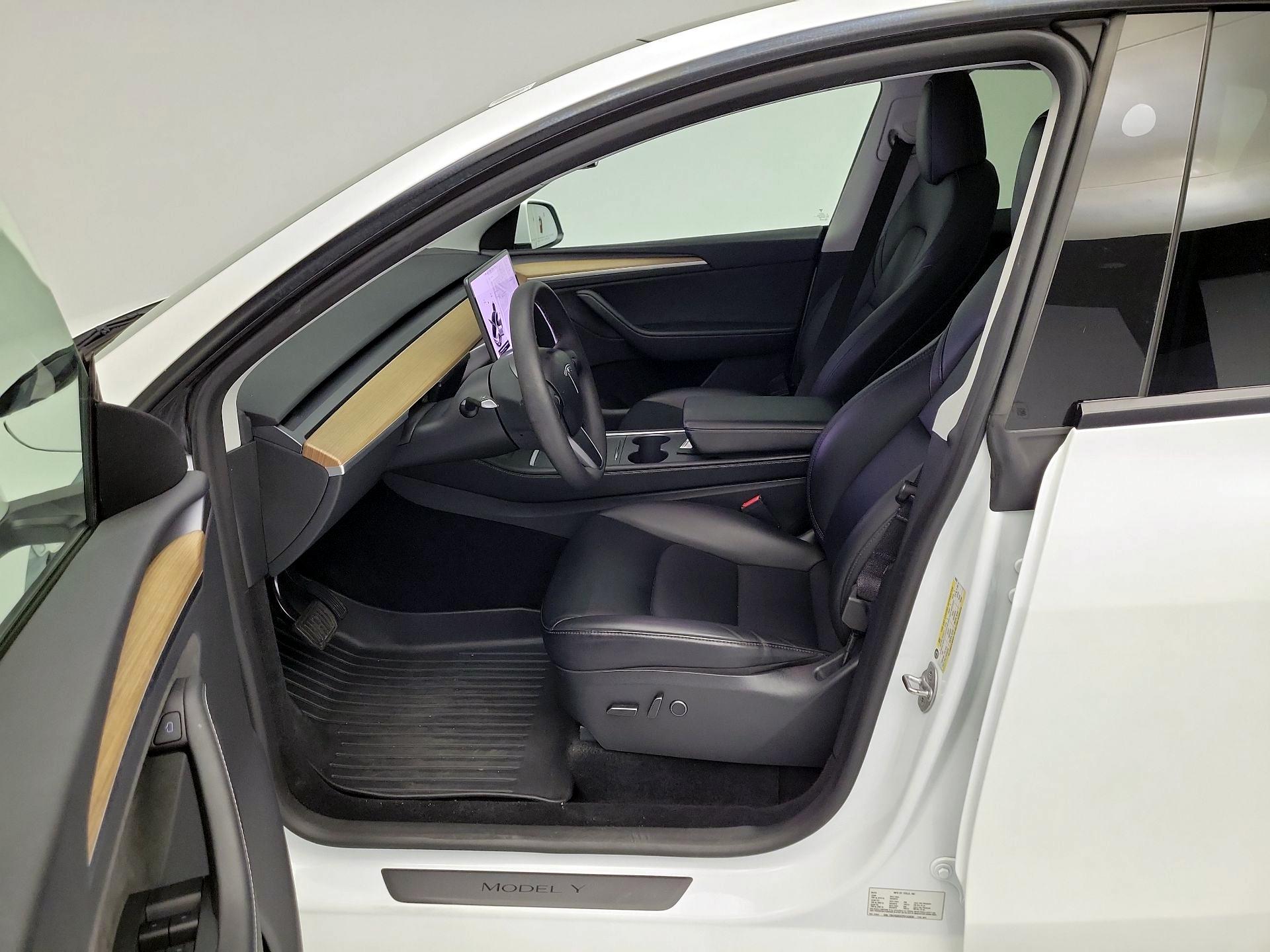 Thumbnail: 2023 Tesla Model Y - 11