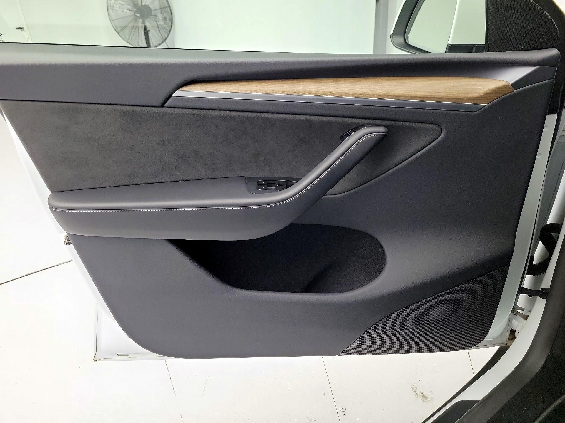 Thumbnail: 2023 Tesla Model Y - 12