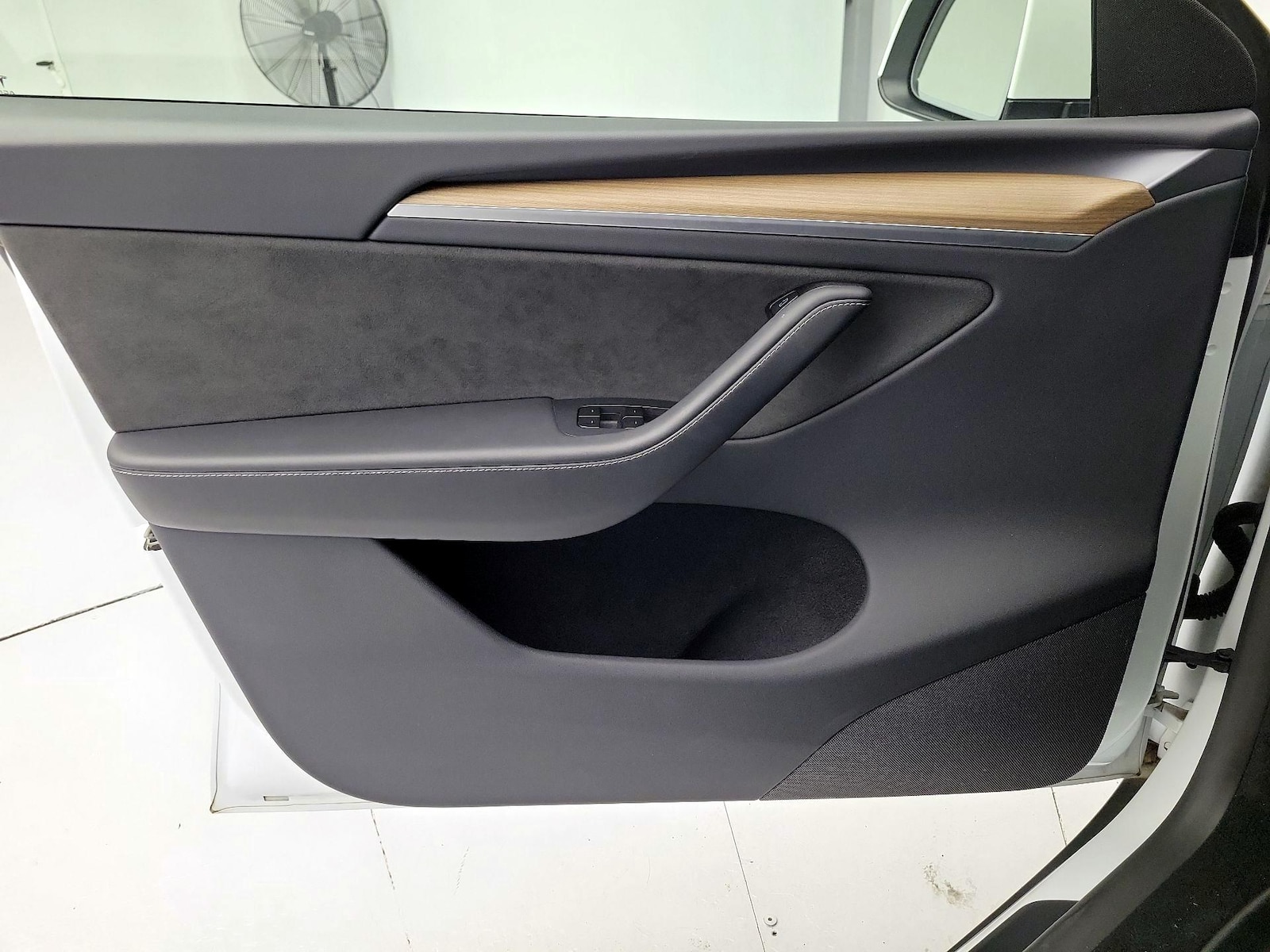 2023 Tesla Model Y Long Range - Photo 13