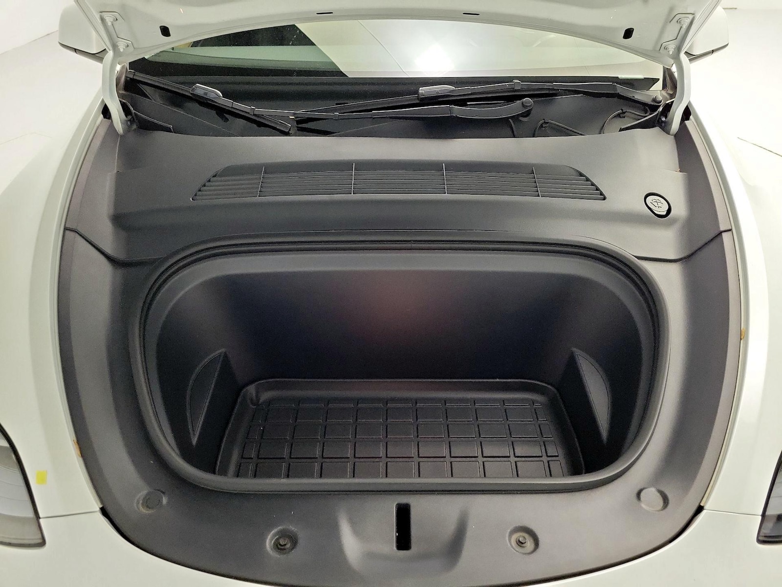 2023 Tesla Model Y Long Range - Photo 23