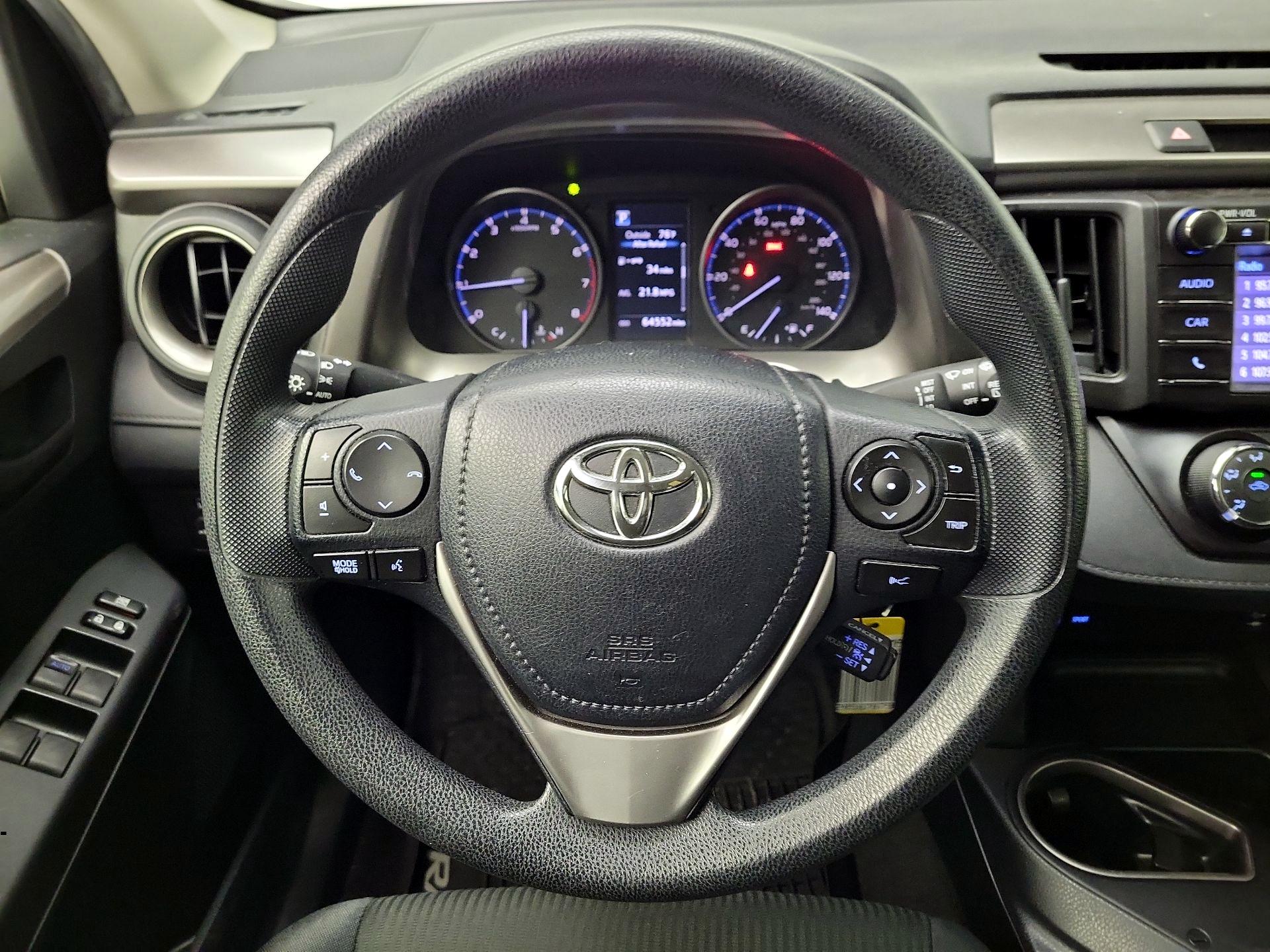 Thumbnail: 2017 Toyota RAV4 - 10