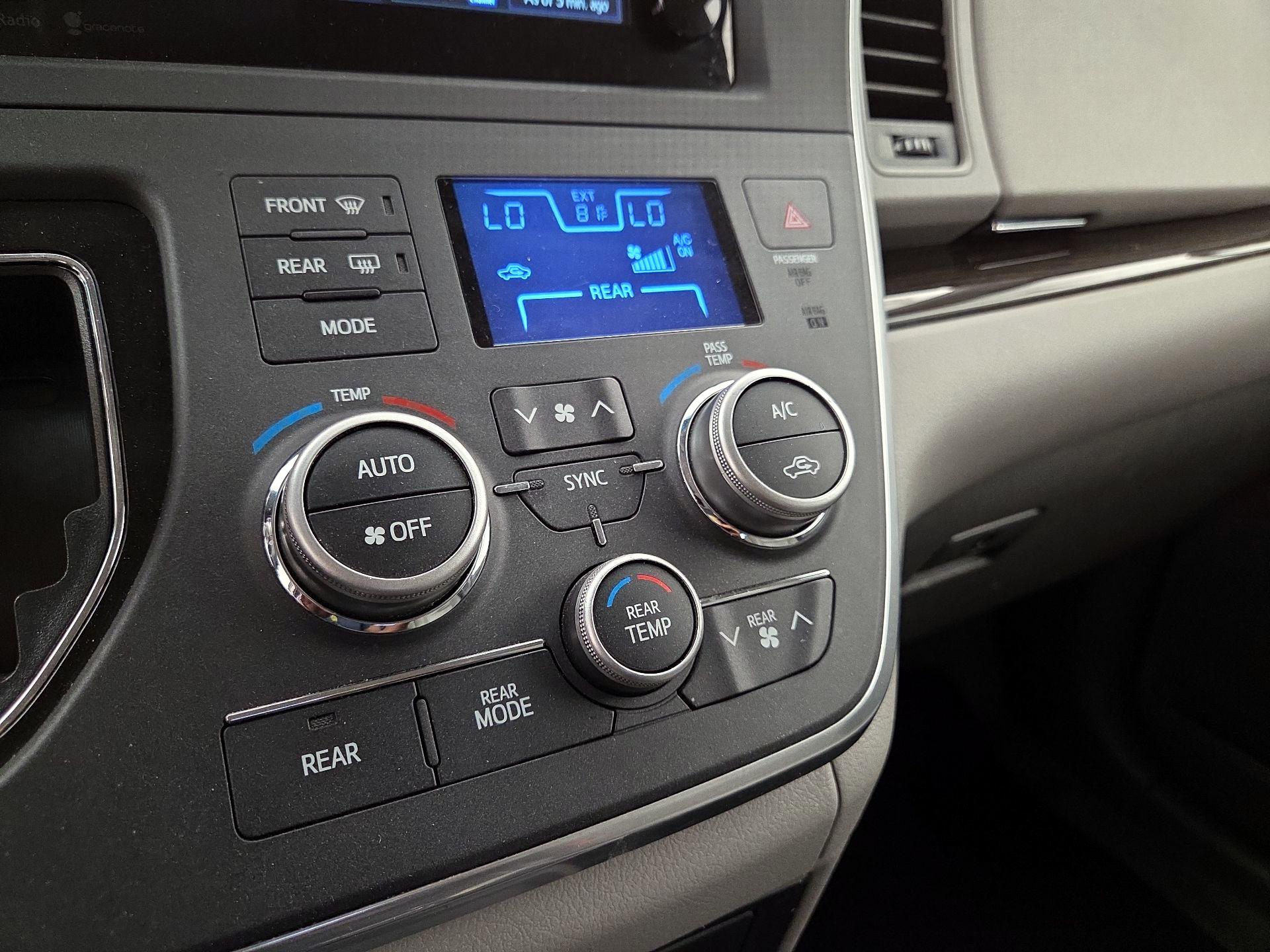 Thumbnail: 2015 Toyota Sienna - 16