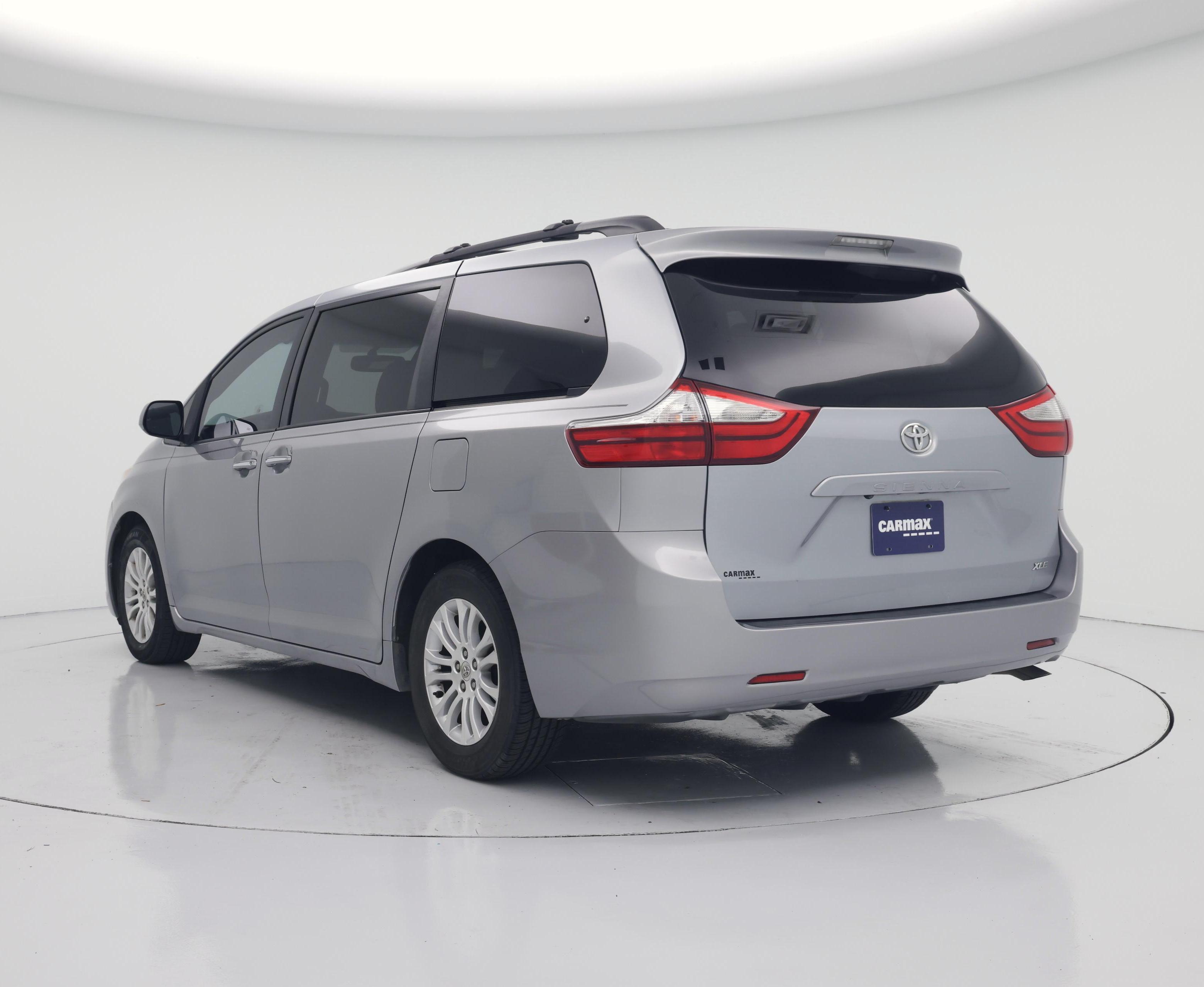 Thumbnail: 2015 Toyota Sienna - 2