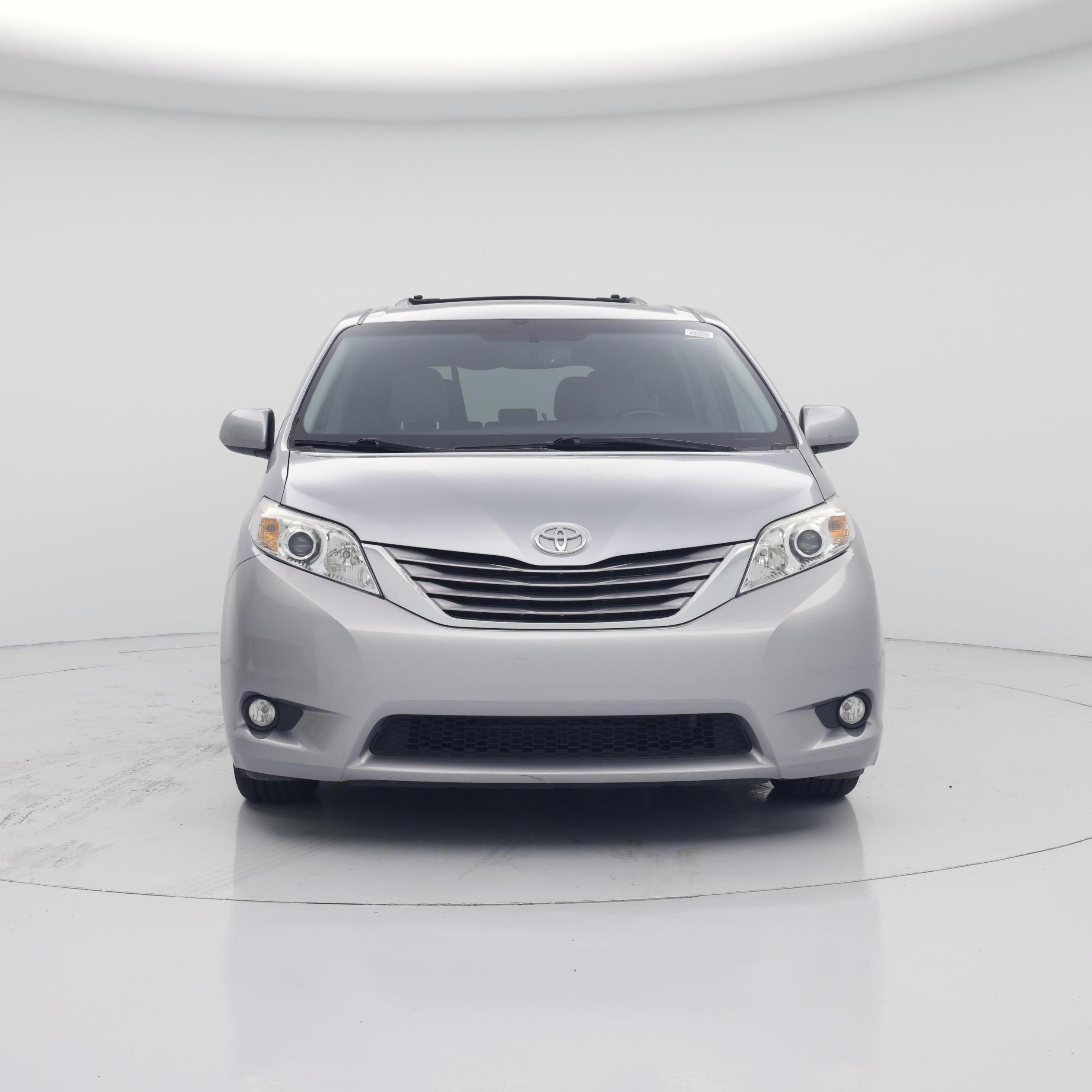 Thumbnail: 2015 Toyota Sienna - 5