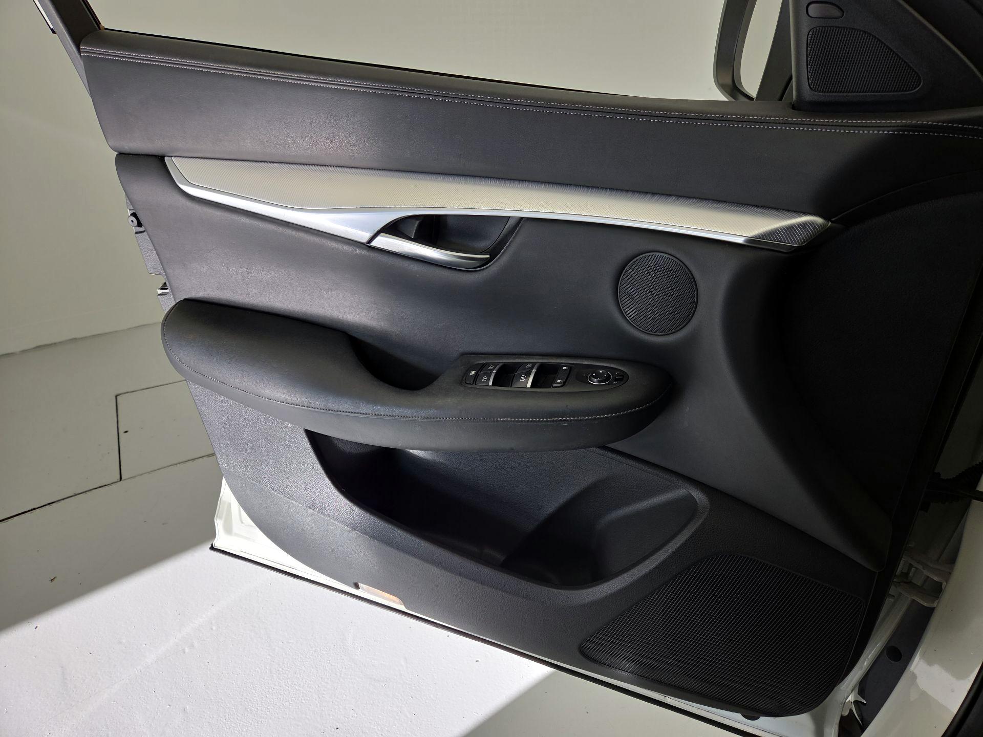 Thumbnail: 2019 INFINITI QX50 - 12