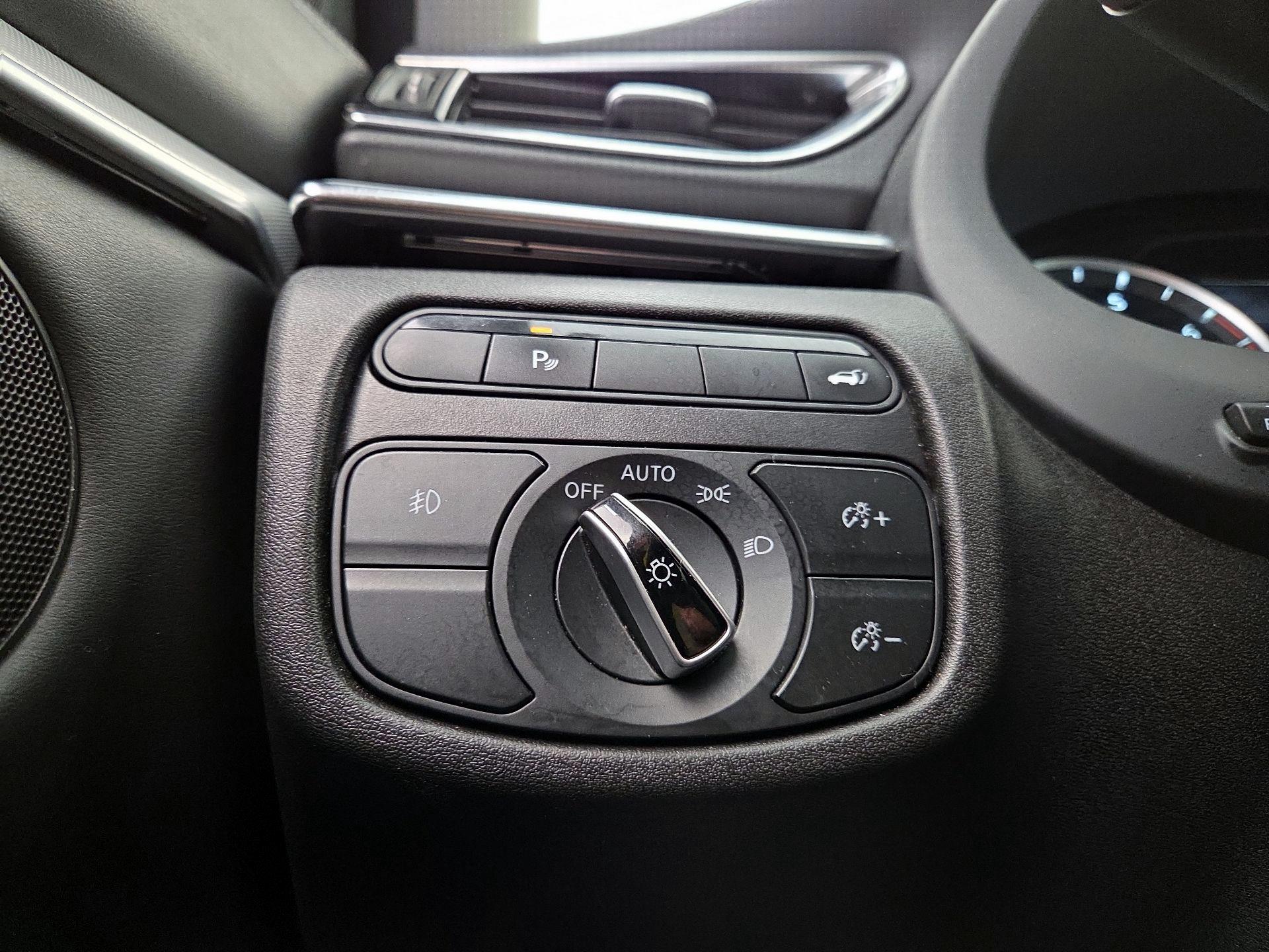 Thumbnail: 2019 INFINITI QX50 - 13