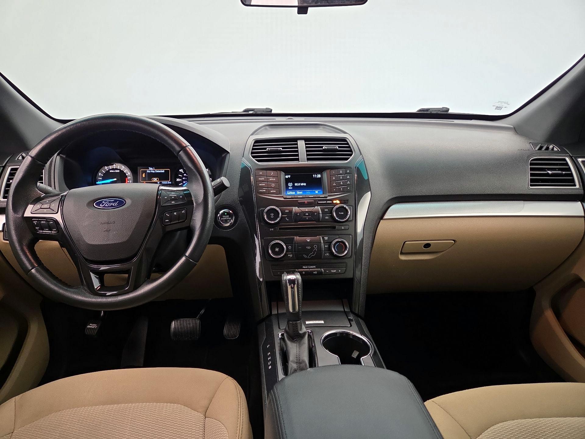 Thumbnail: 2017 Ford Explorer - 9