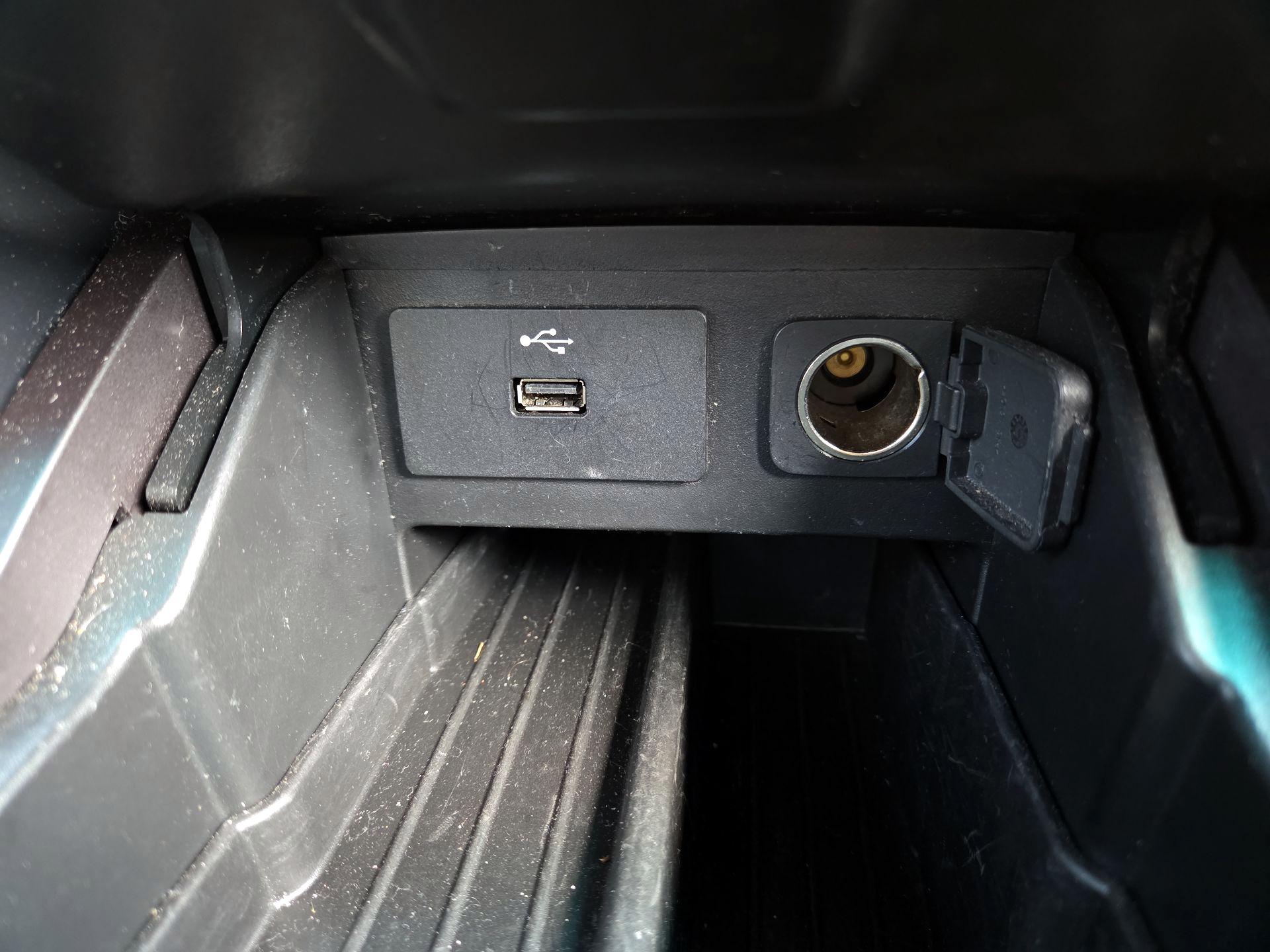 Thumbnail: 2017 Ford Explorer - 18