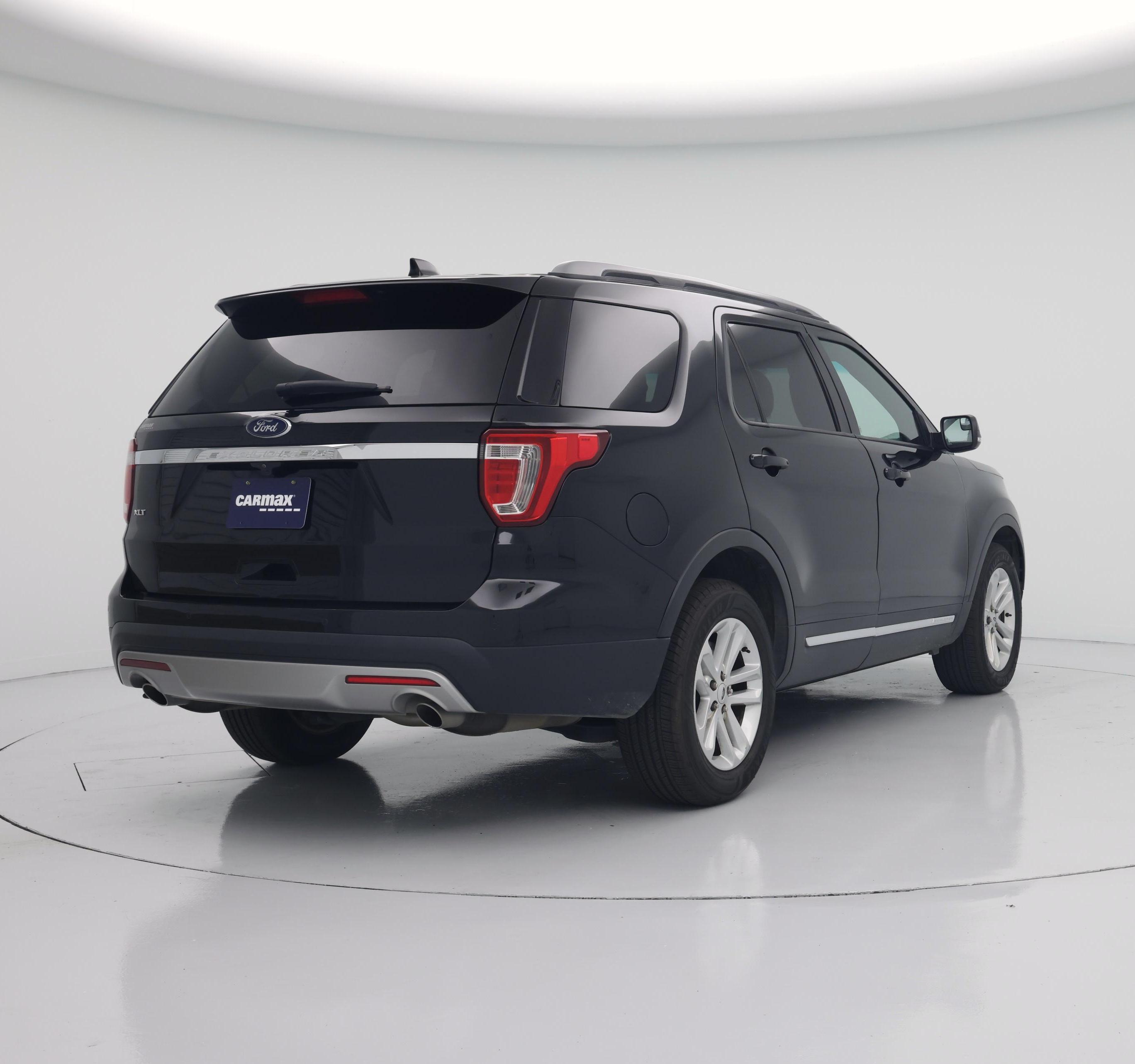 Thumbnail: 2017 Ford Explorer - 8