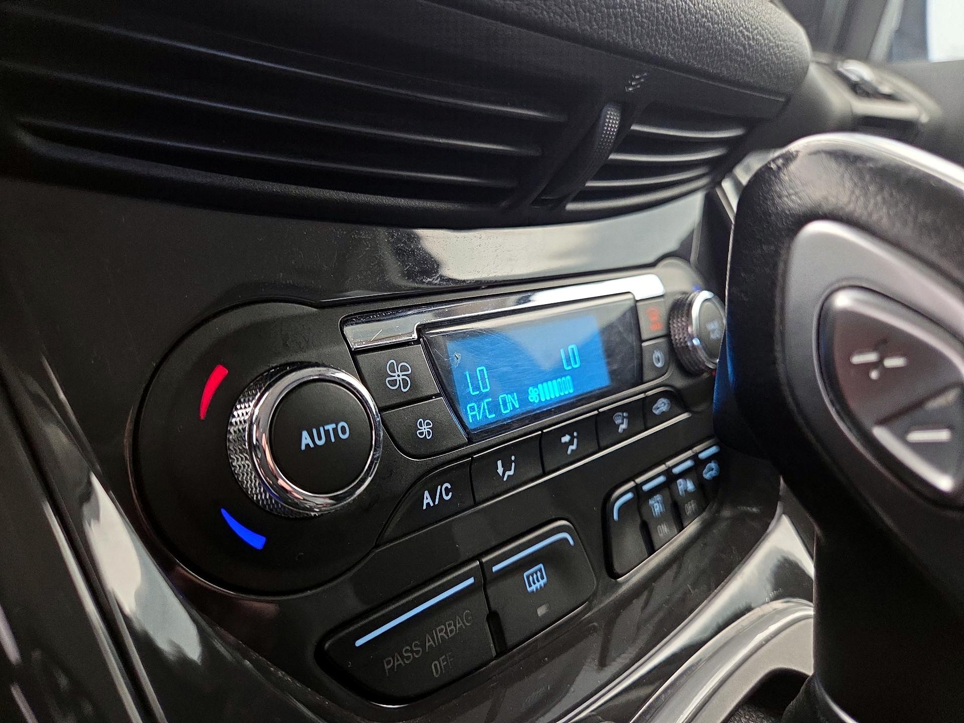Thumbnail: 2014 Ford Escape - 16