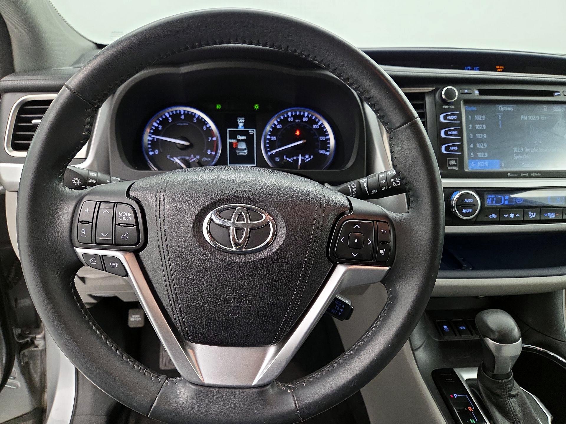 Thumbnail: 2016 Toyota Highlander - 10