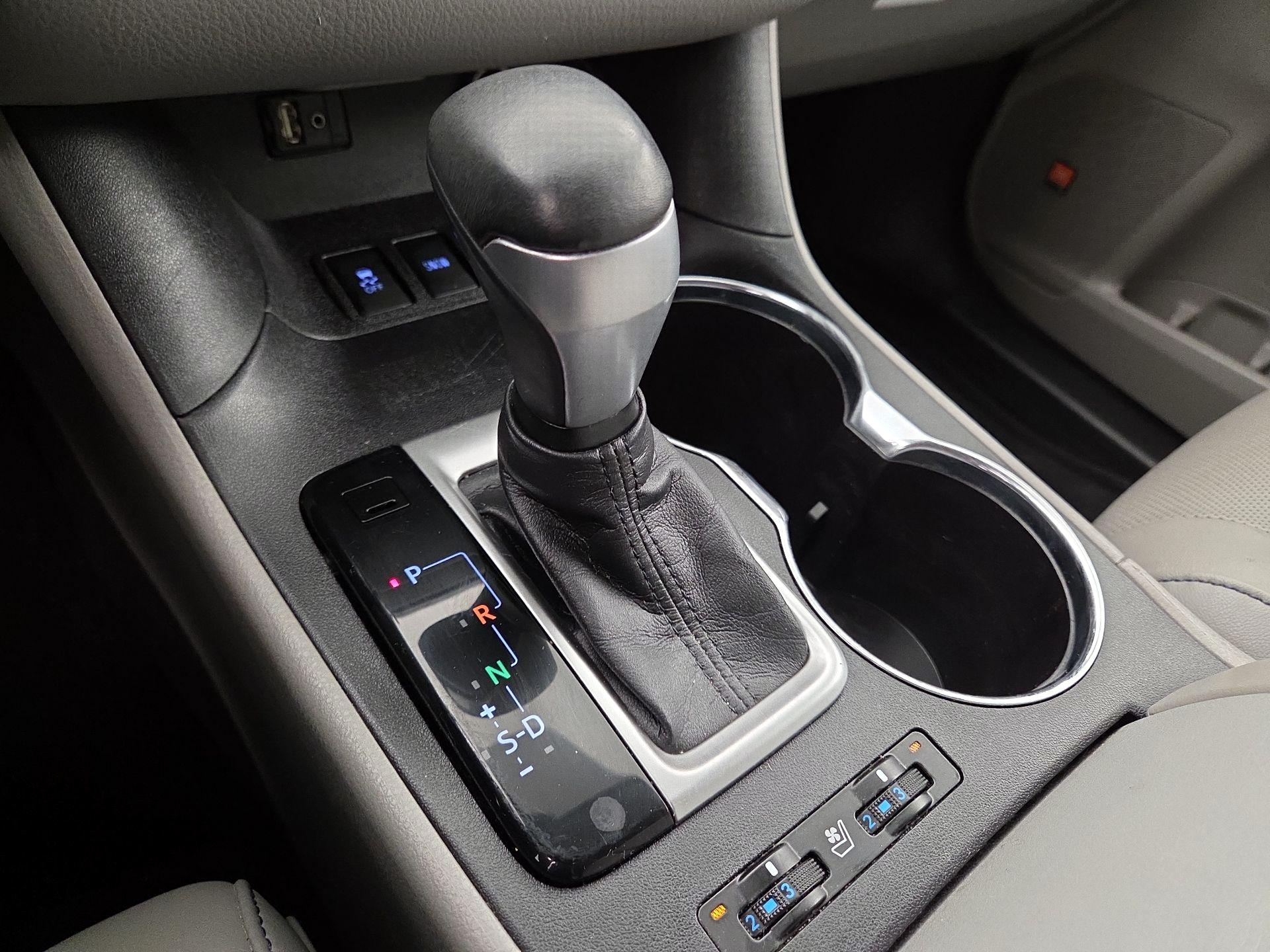 Thumbnail: 2016 Toyota Highlander - 17