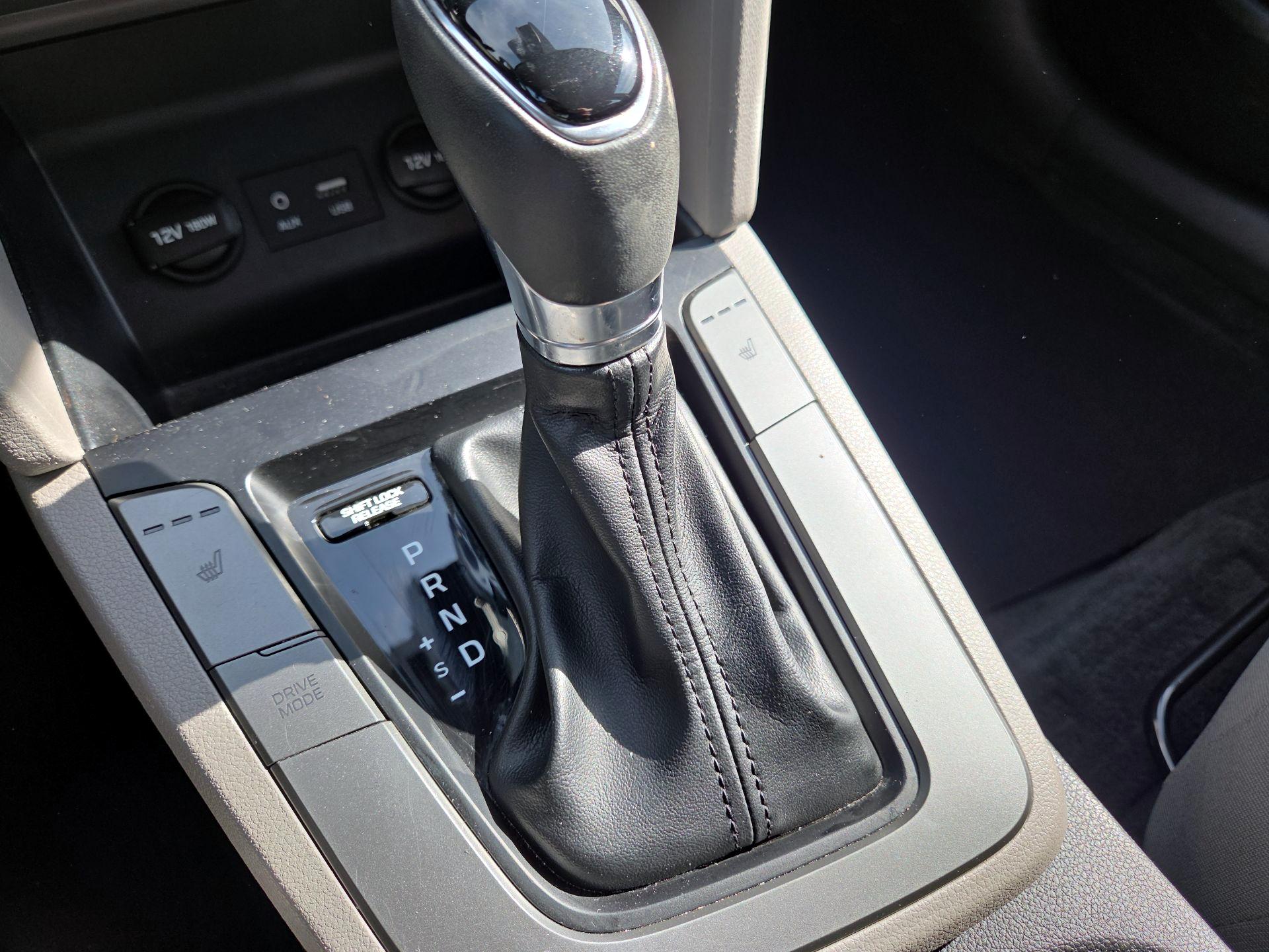 Thumbnail: 2019 Hyundai Elantra - 17