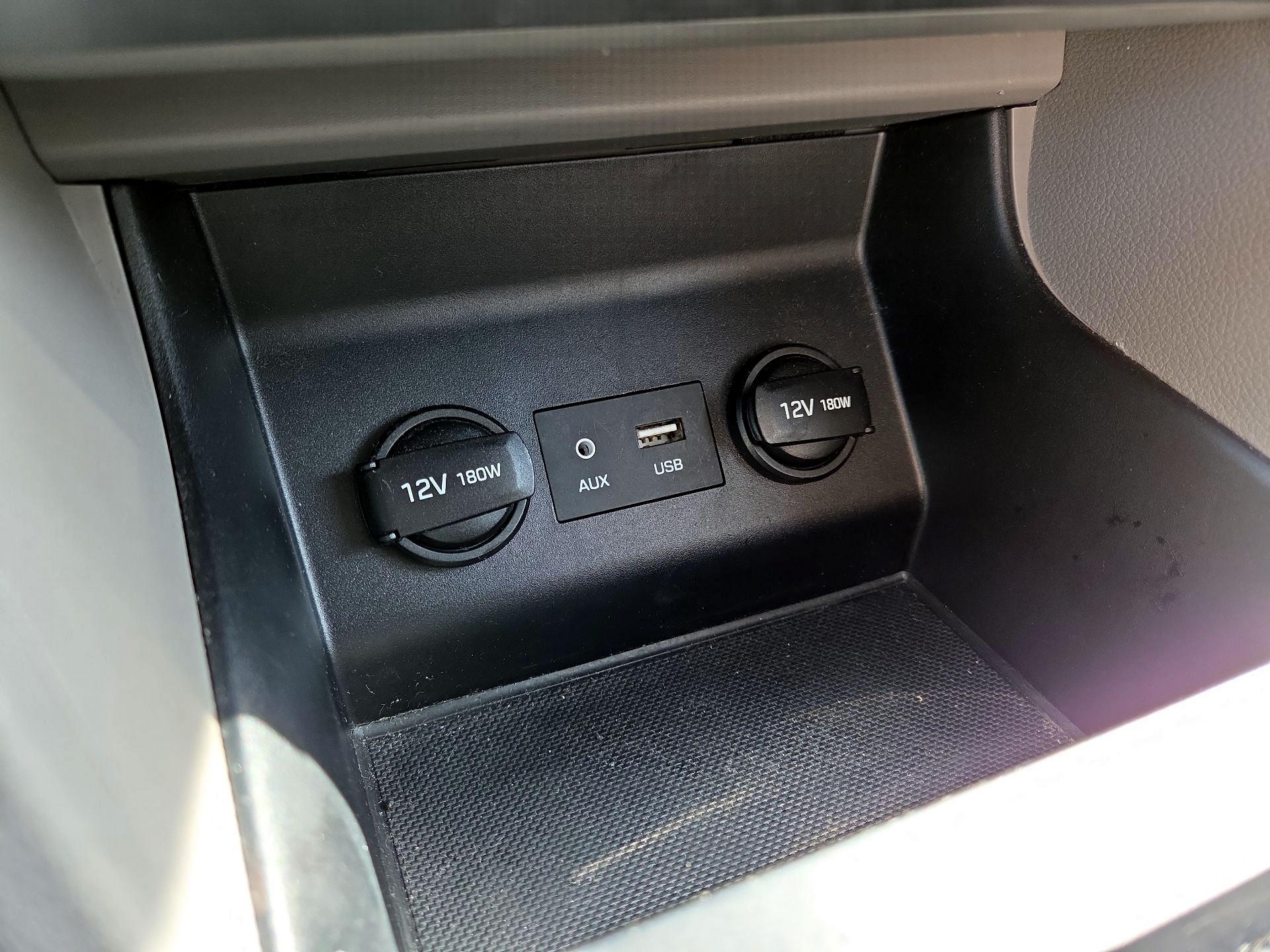 Thumbnail: 2019 Hyundai Elantra - 18