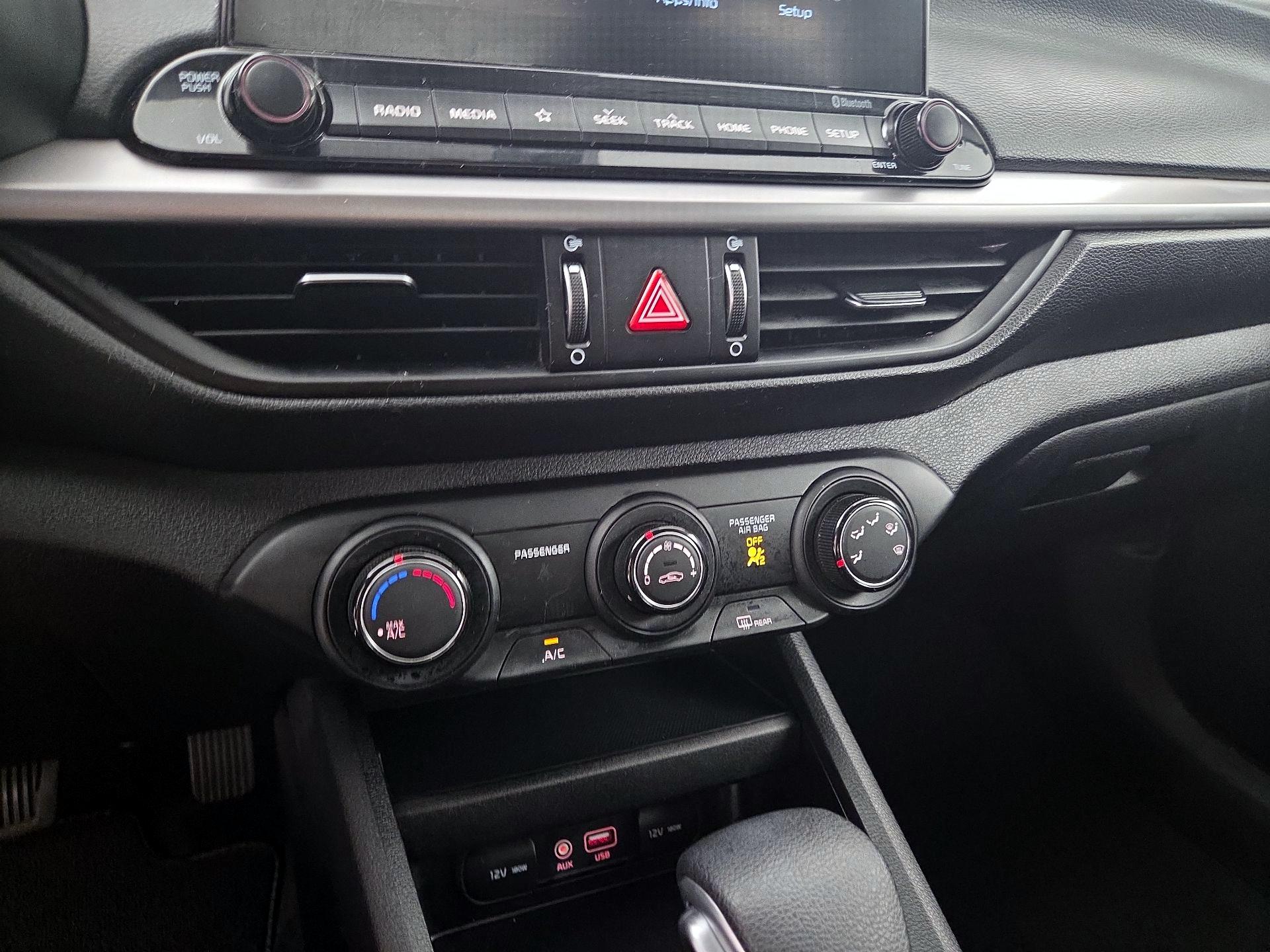 Thumbnail: 2020 Kia Forte - 16