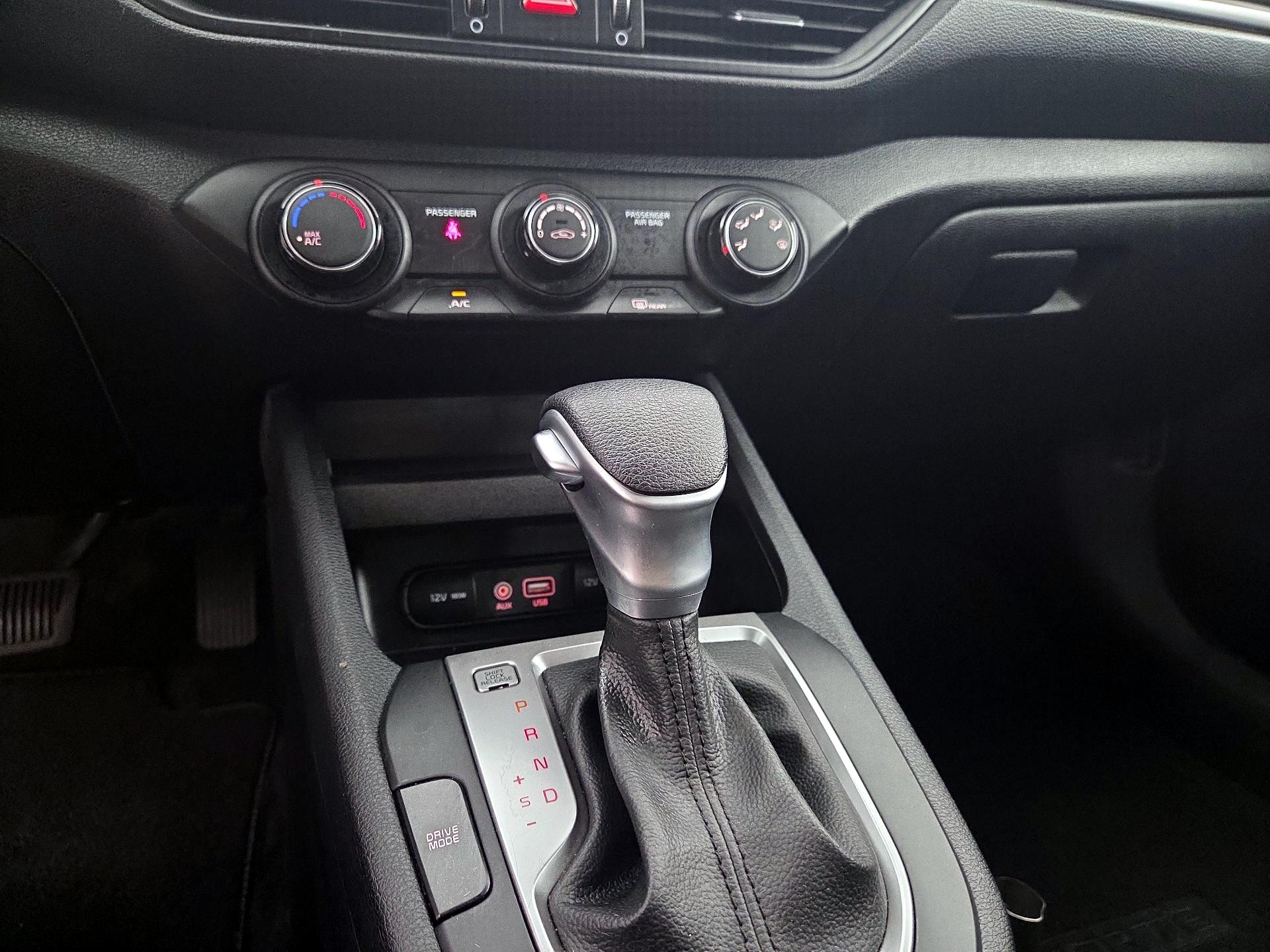 Thumbnail: 2020 Kia Forte - 17