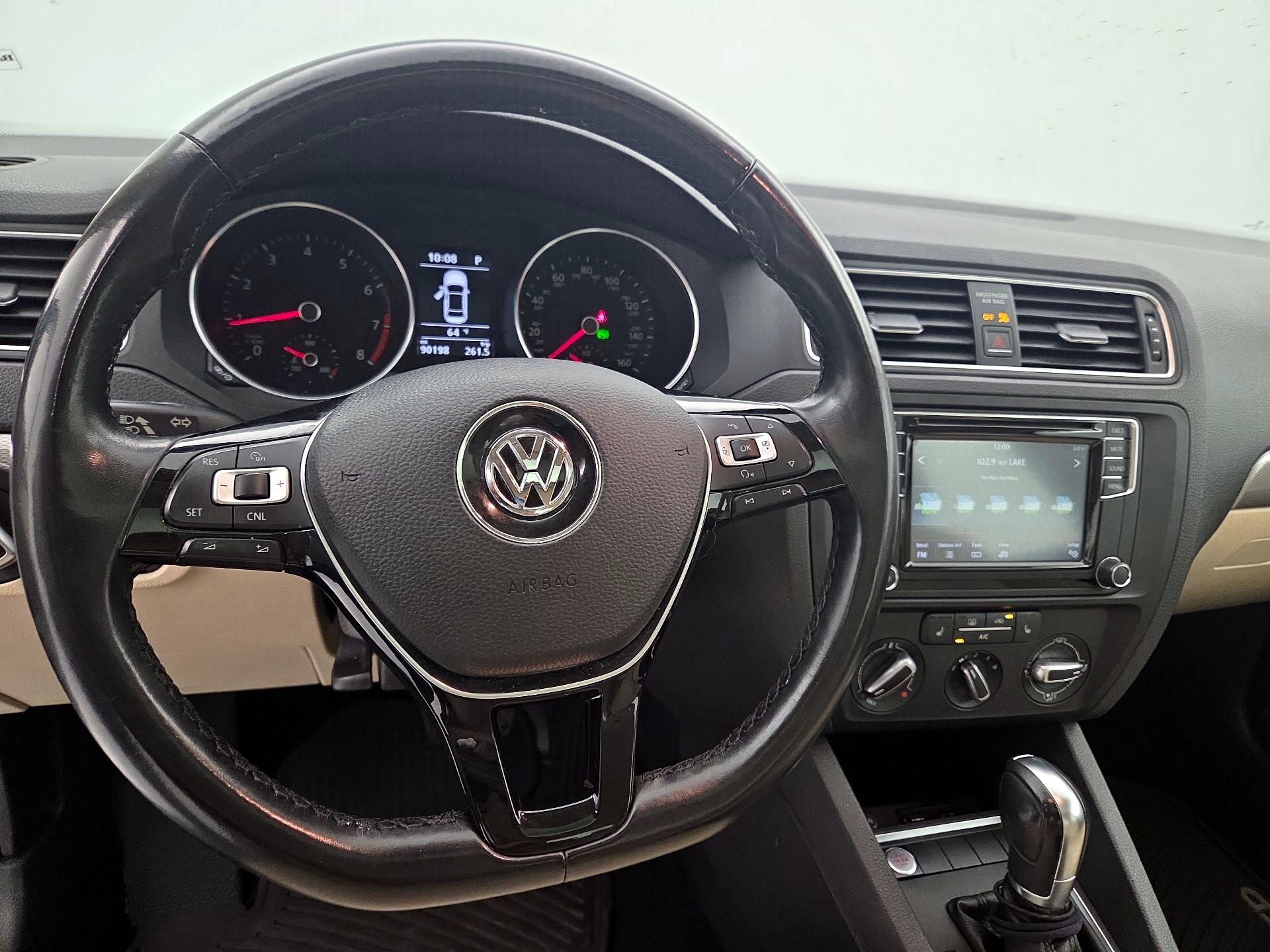 Thumbnail: 2017 Volkswagen Jetta - 10