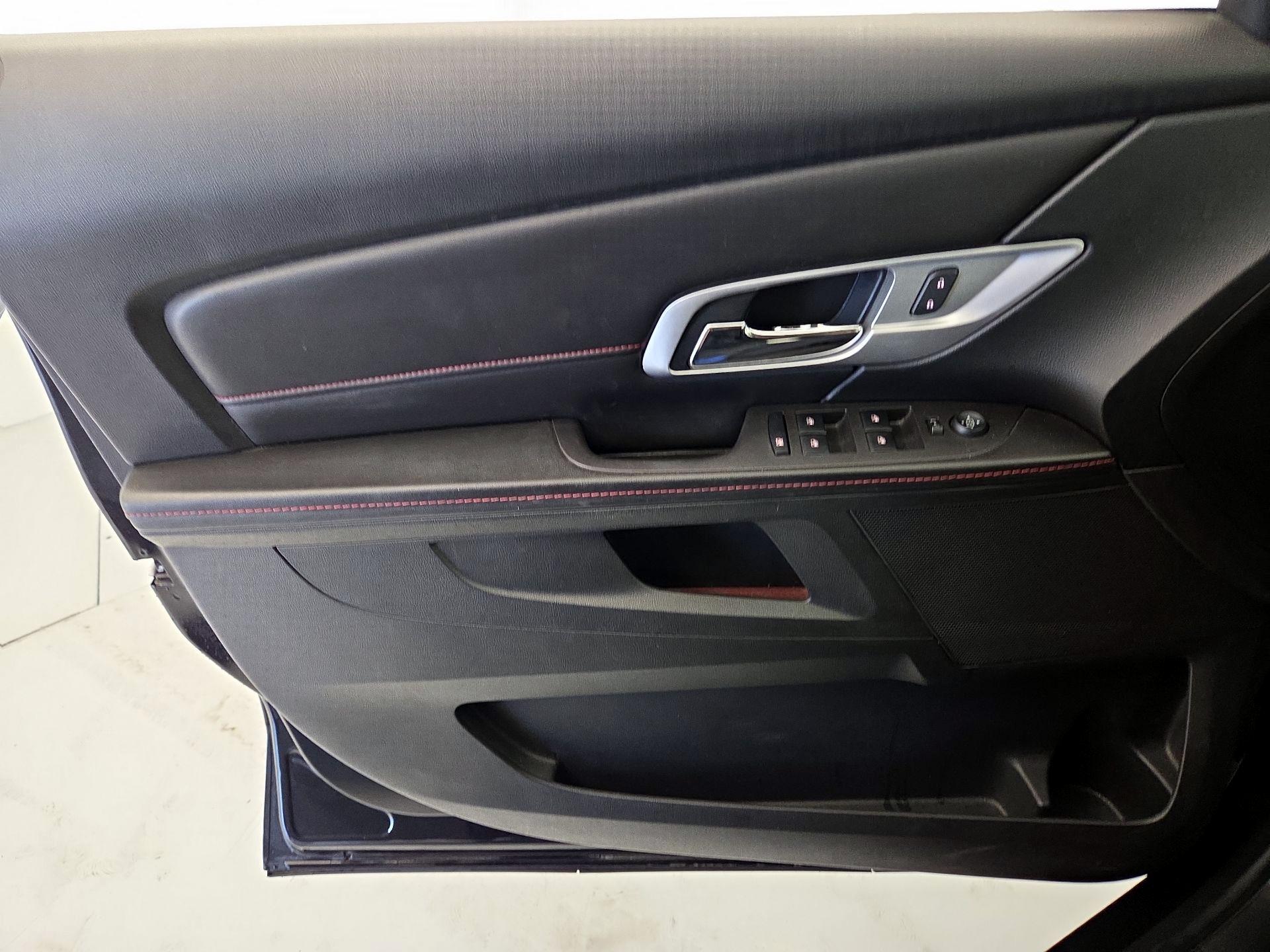 Thumbnail: 2015 GMC Terrain - 12