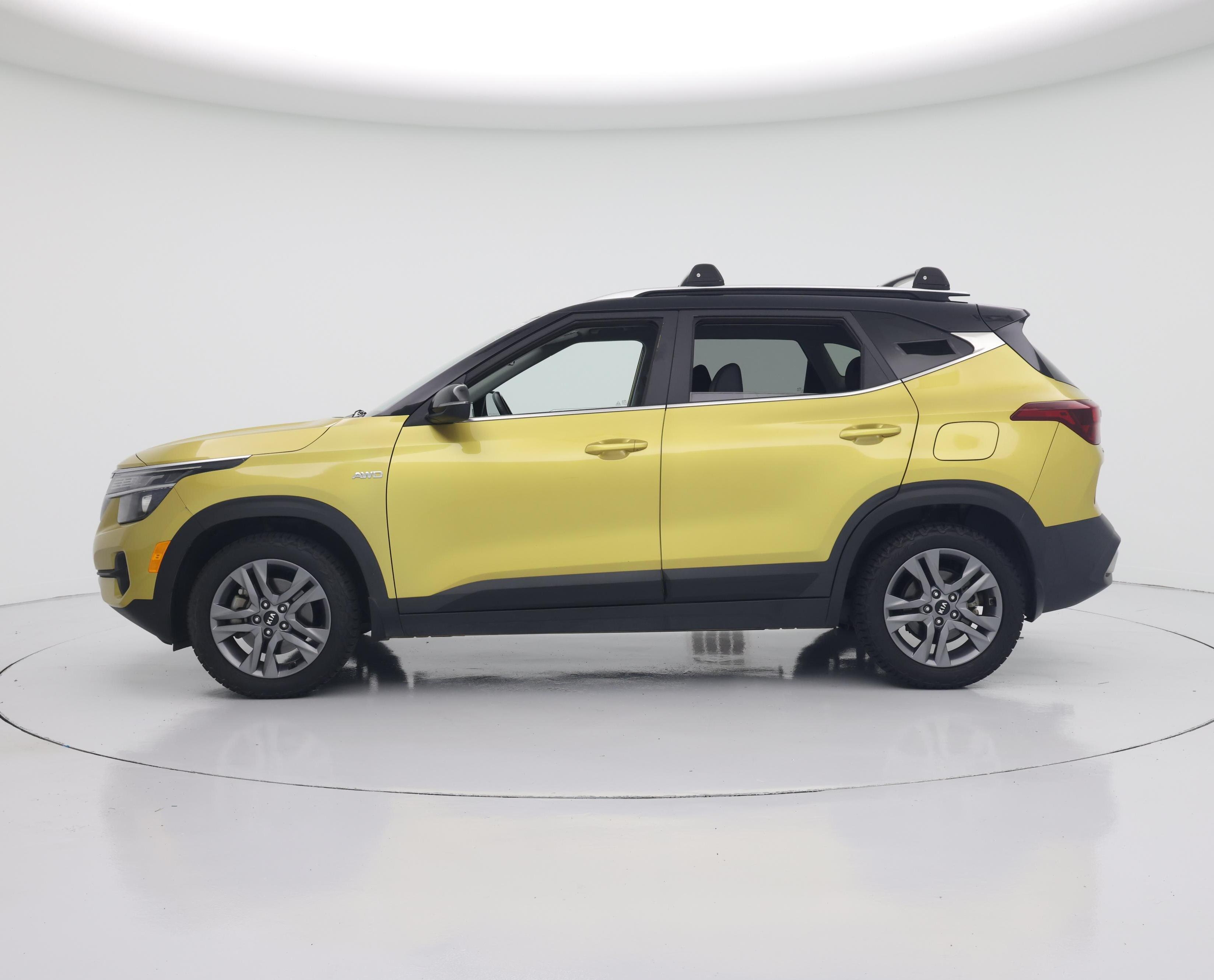 Thumbnail: 2021 Kia Seltos - 3