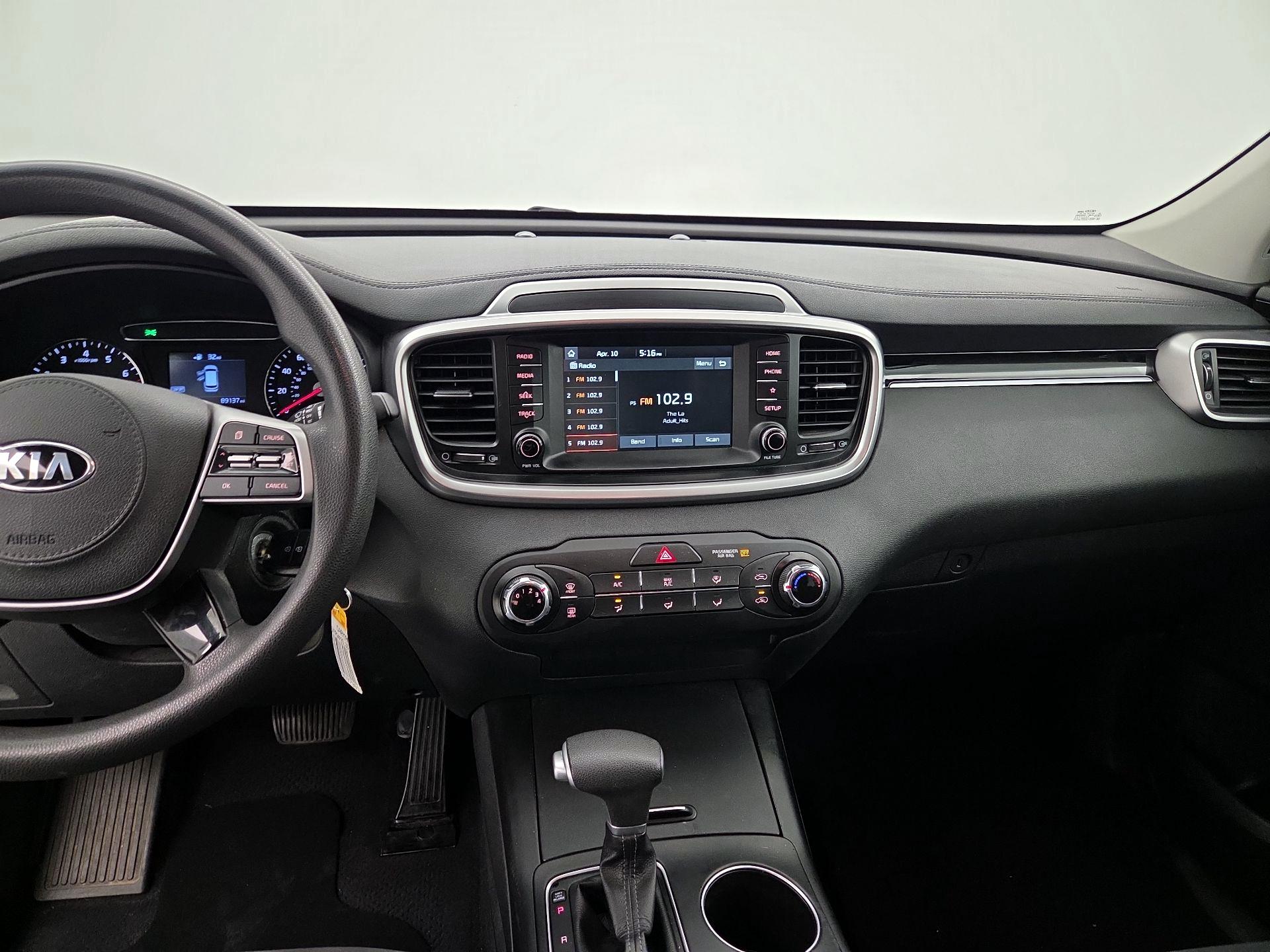 Thumbnail: 2020 Kia Sorento - 9