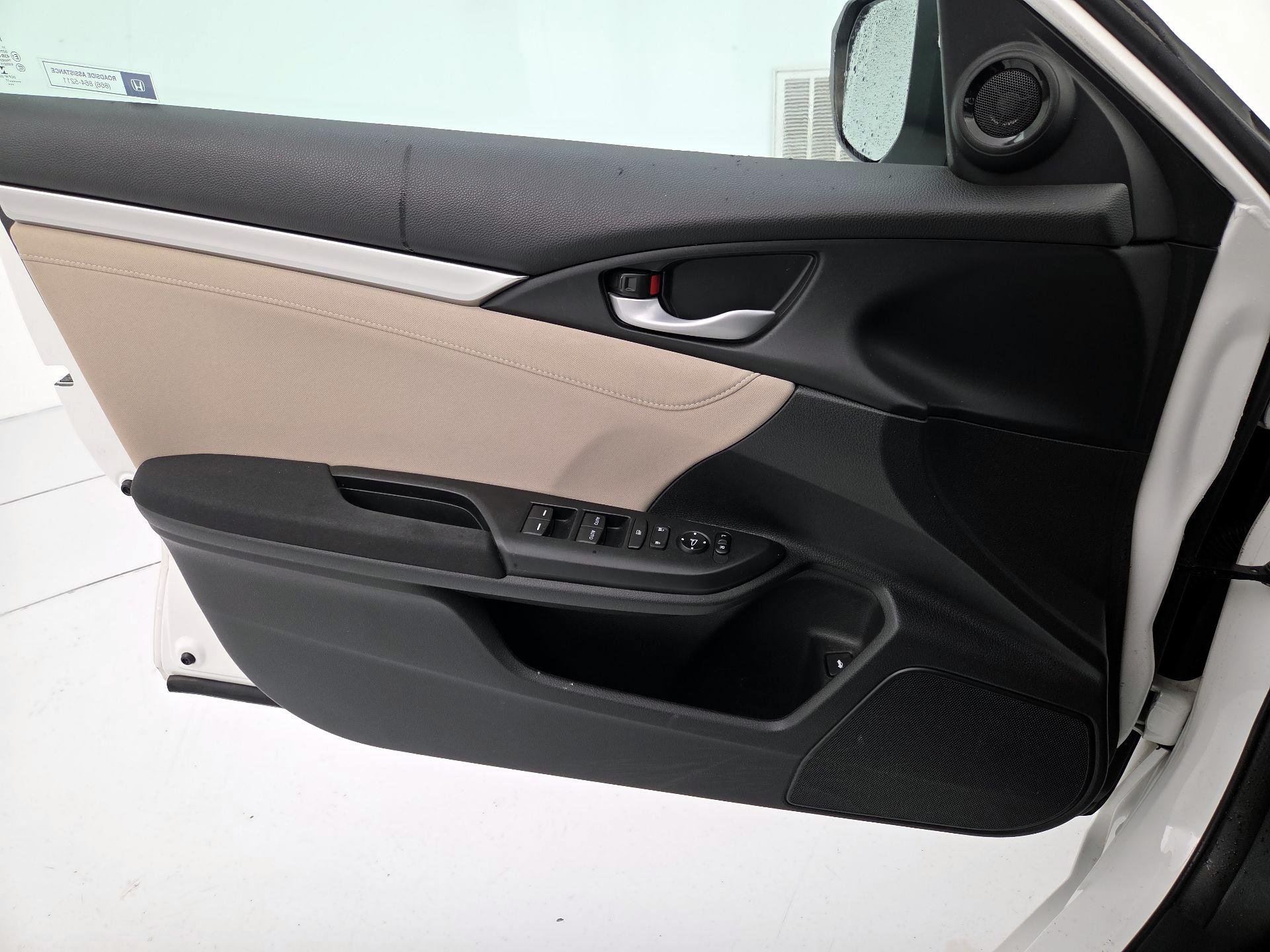 Thumbnail: 2017 Honda Civic - 12