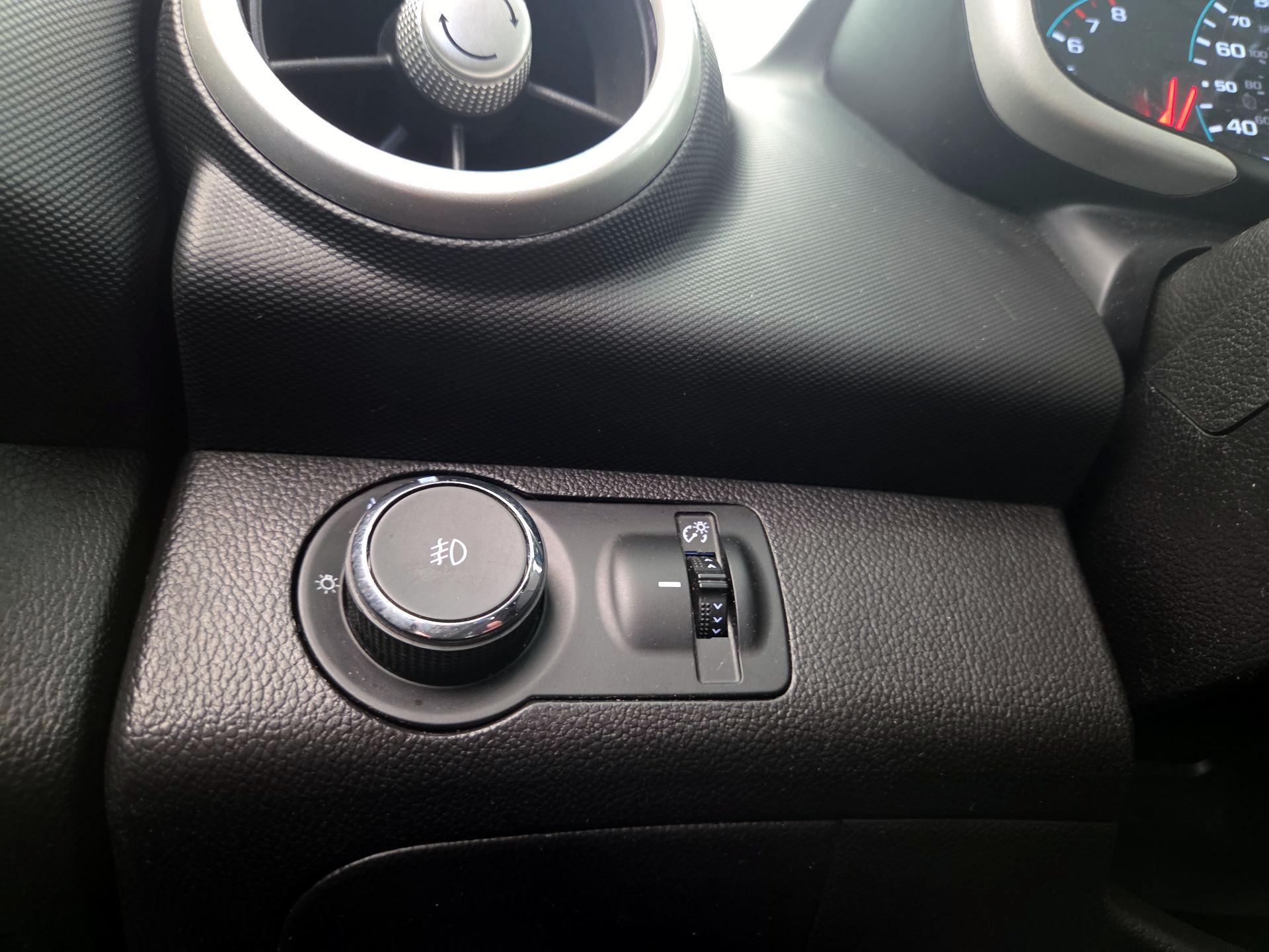 Thumbnail: 2017 Chevrolet Sonic - 13