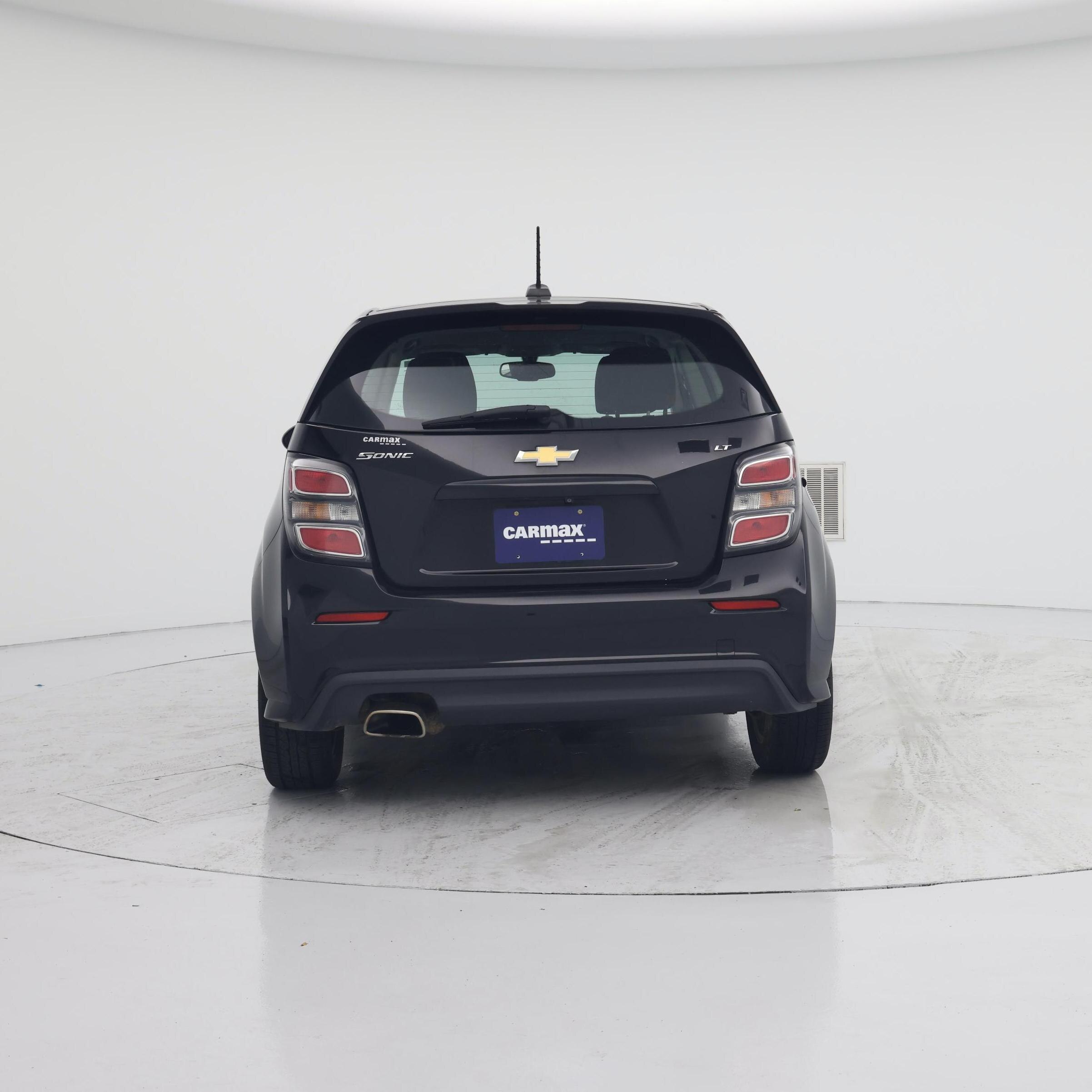 Thumbnail: 2017 Chevrolet Sonic - 6