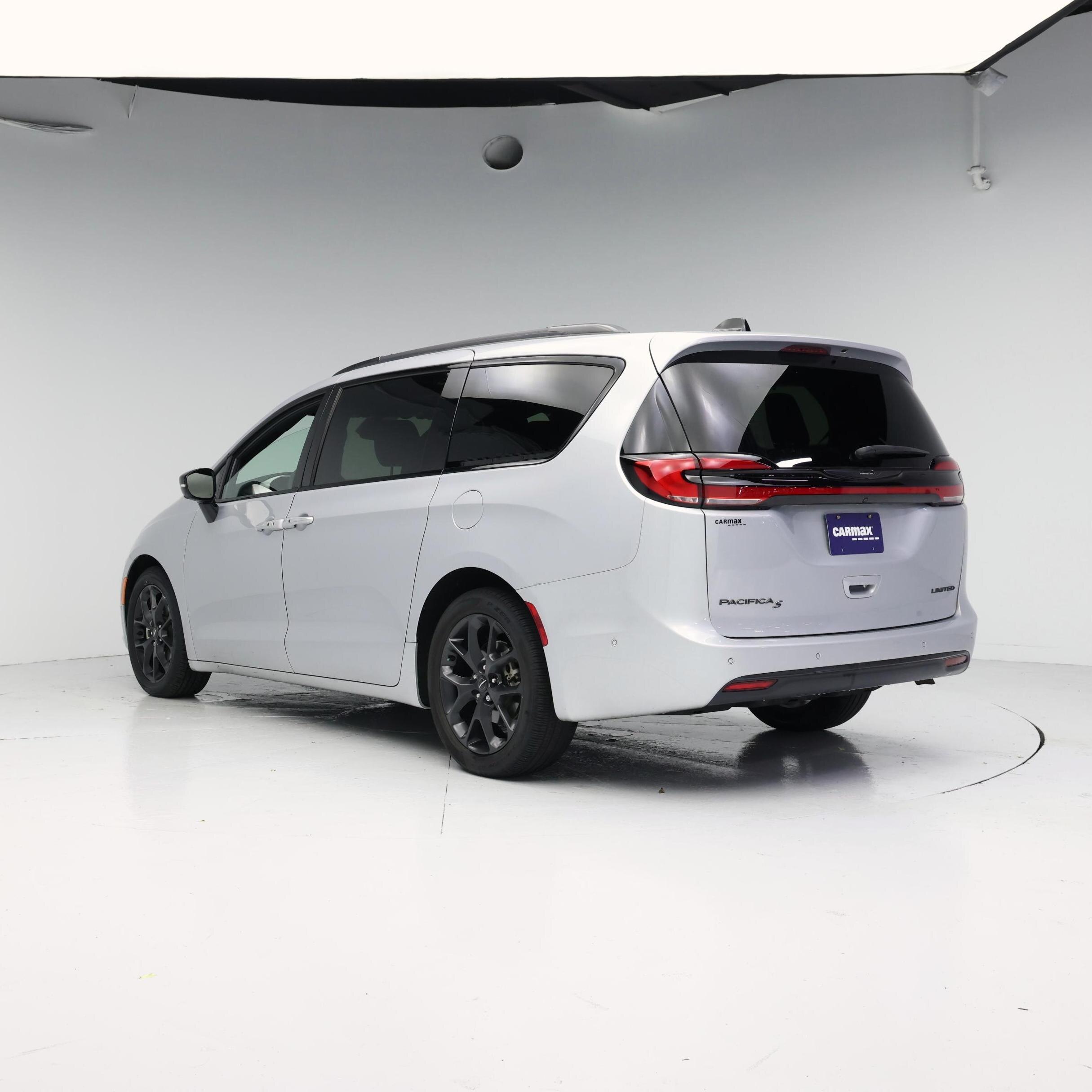 Thumbnail: 2023 Chrysler Pacifica - 2