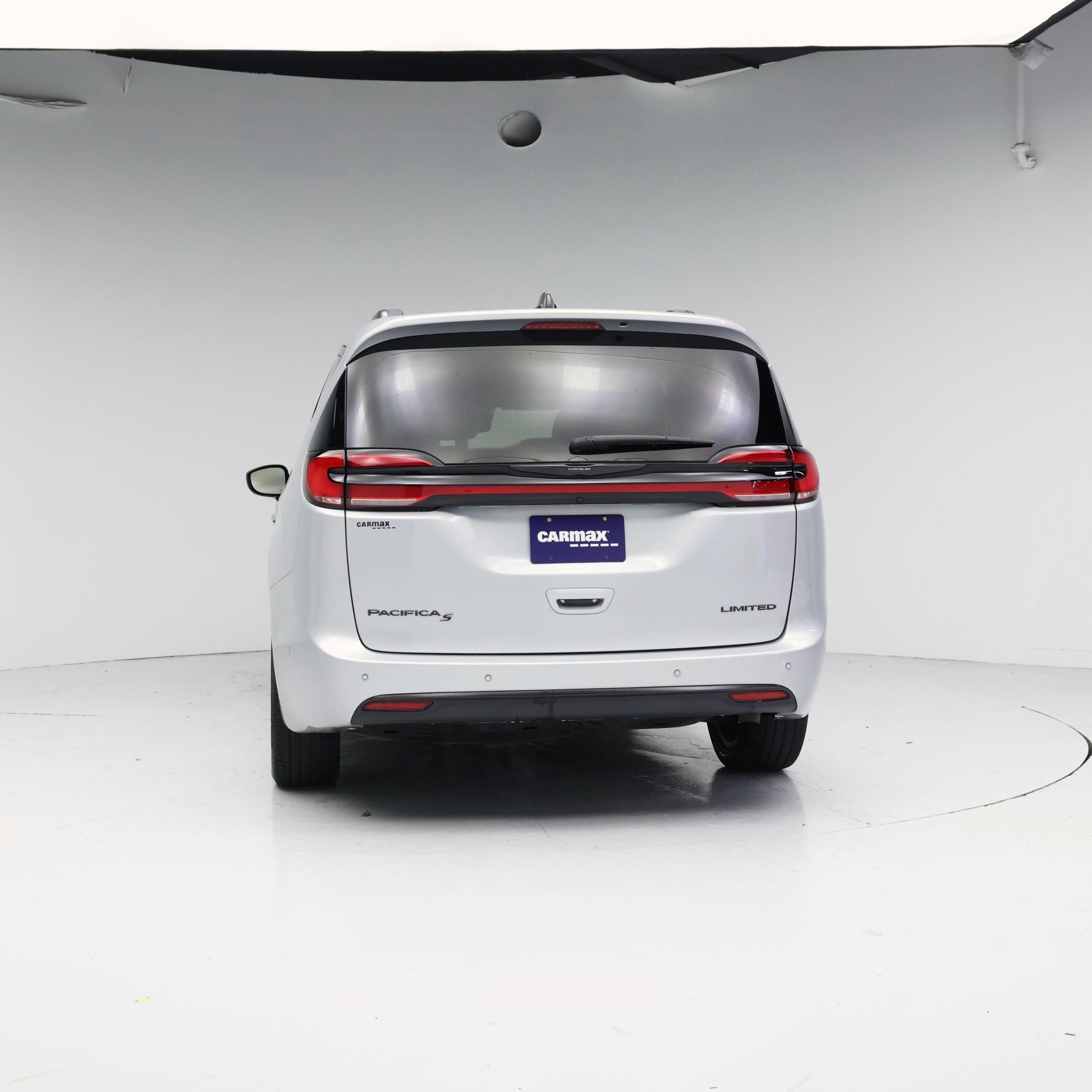 Thumbnail: 2023 Chrysler Pacifica - 6