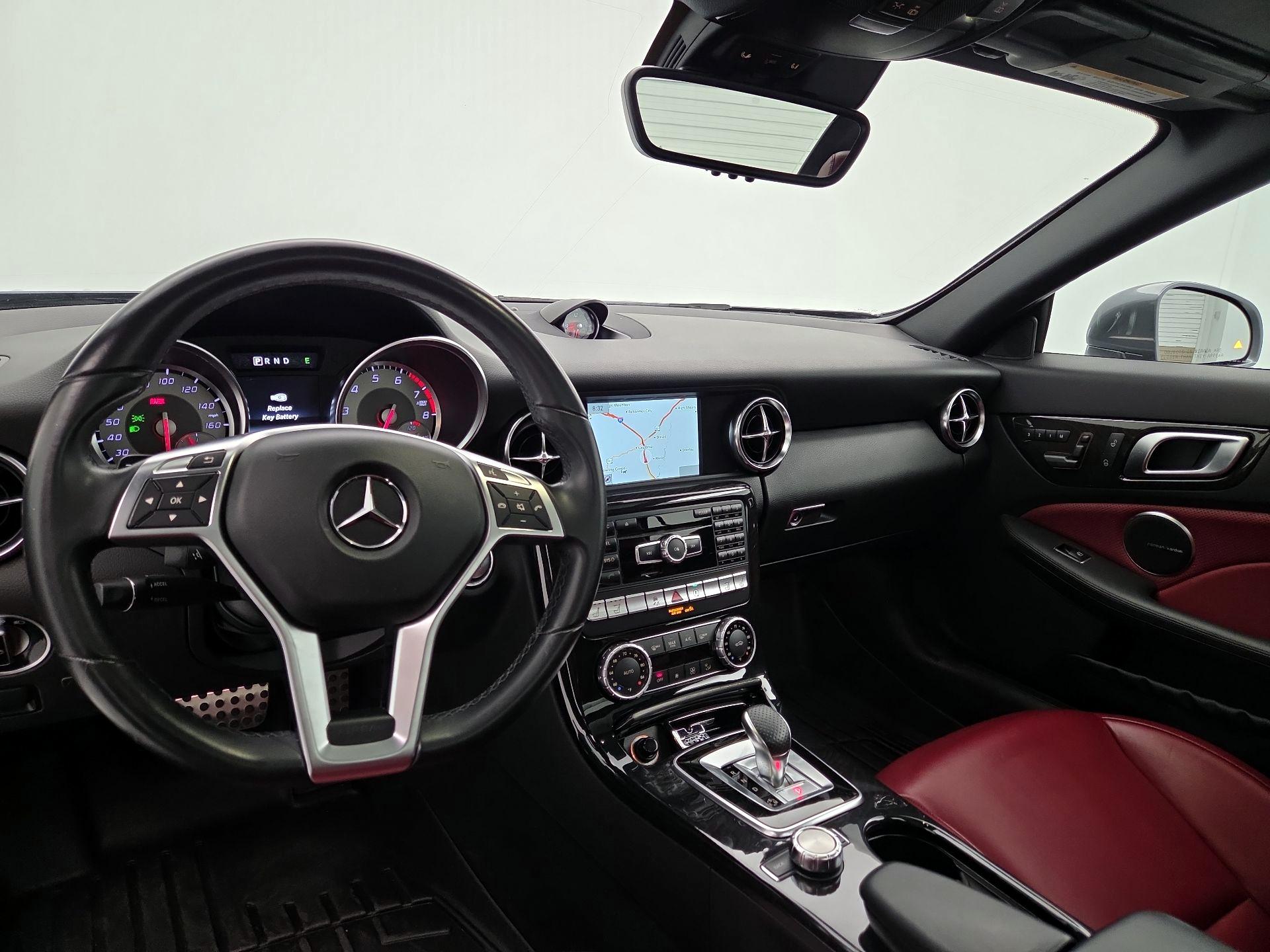 Thumbnail: 2016 Mercedes-Benz SLK - 9