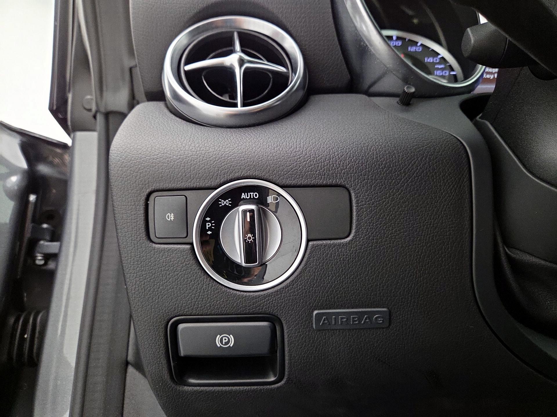 Thumbnail: 2016 Mercedes-Benz SLK - 13