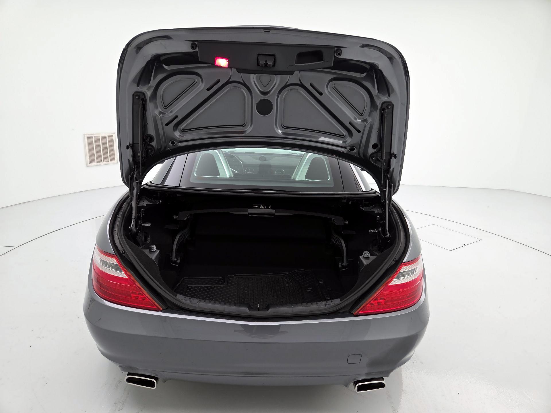 Thumbnail: 2016 Mercedes-Benz SLK - 20