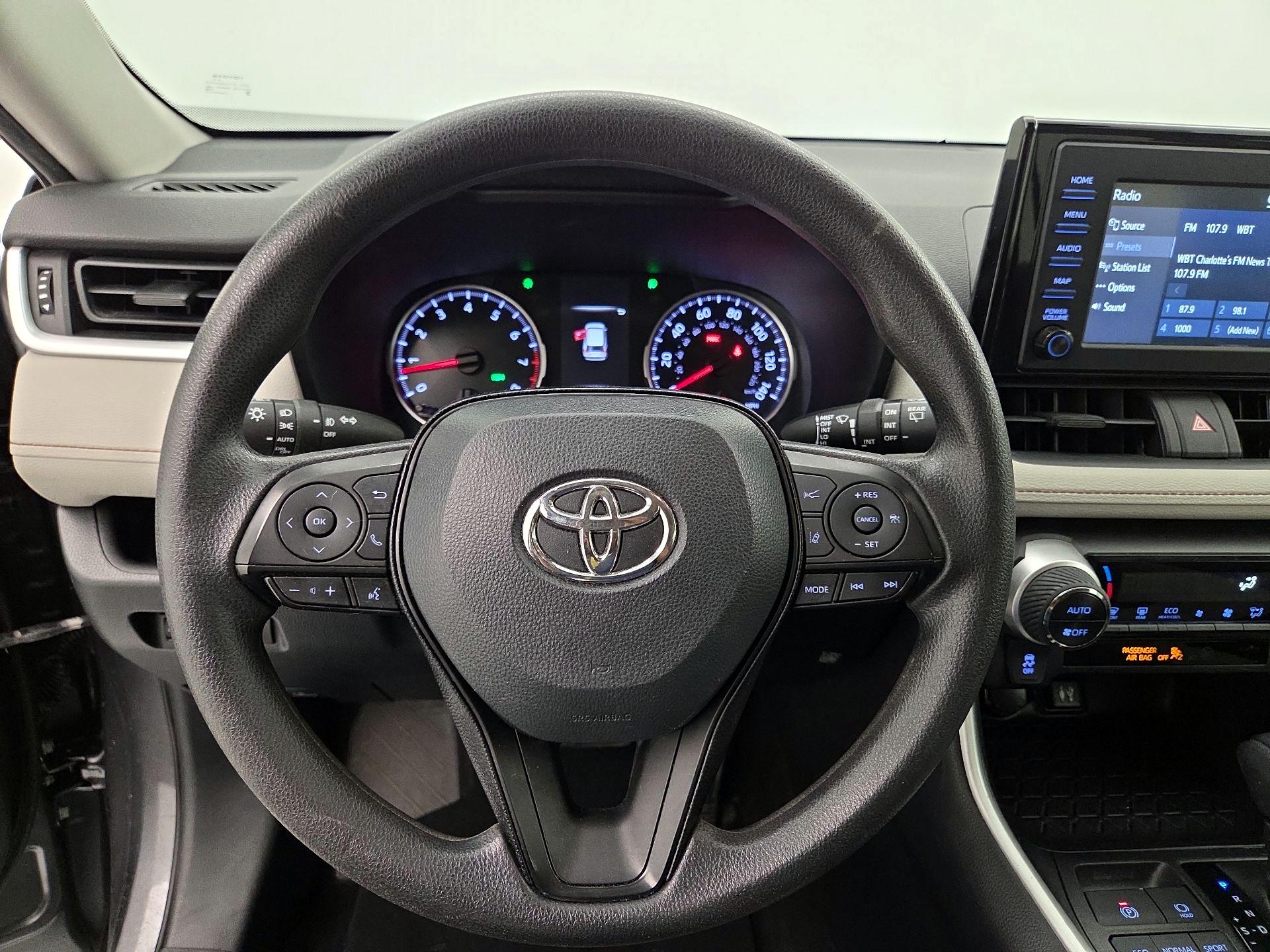 Thumbnail: 2019 Toyota RAV4 - 10