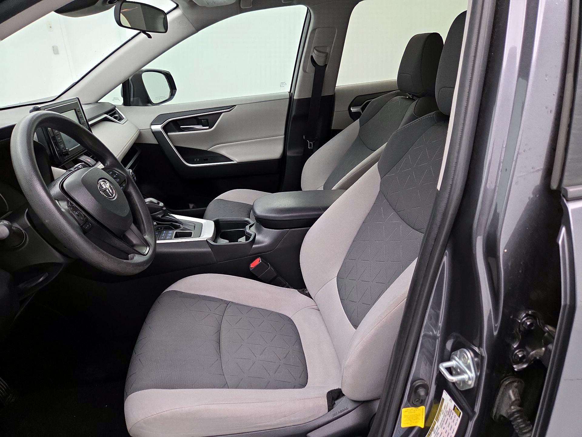 Thumbnail: 2019 Toyota RAV4 - 11