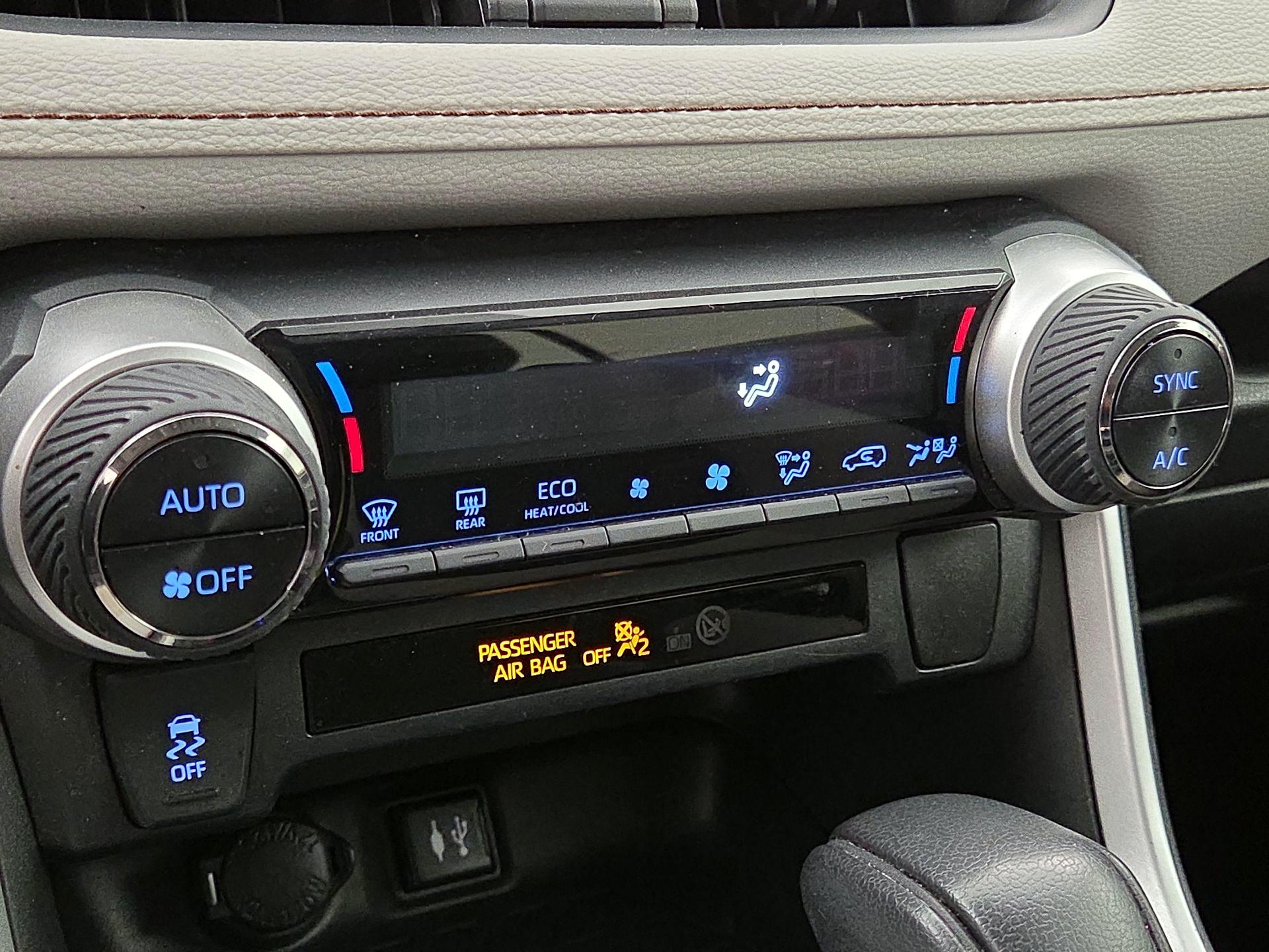 Thumbnail: 2019 Toyota RAV4 - 16