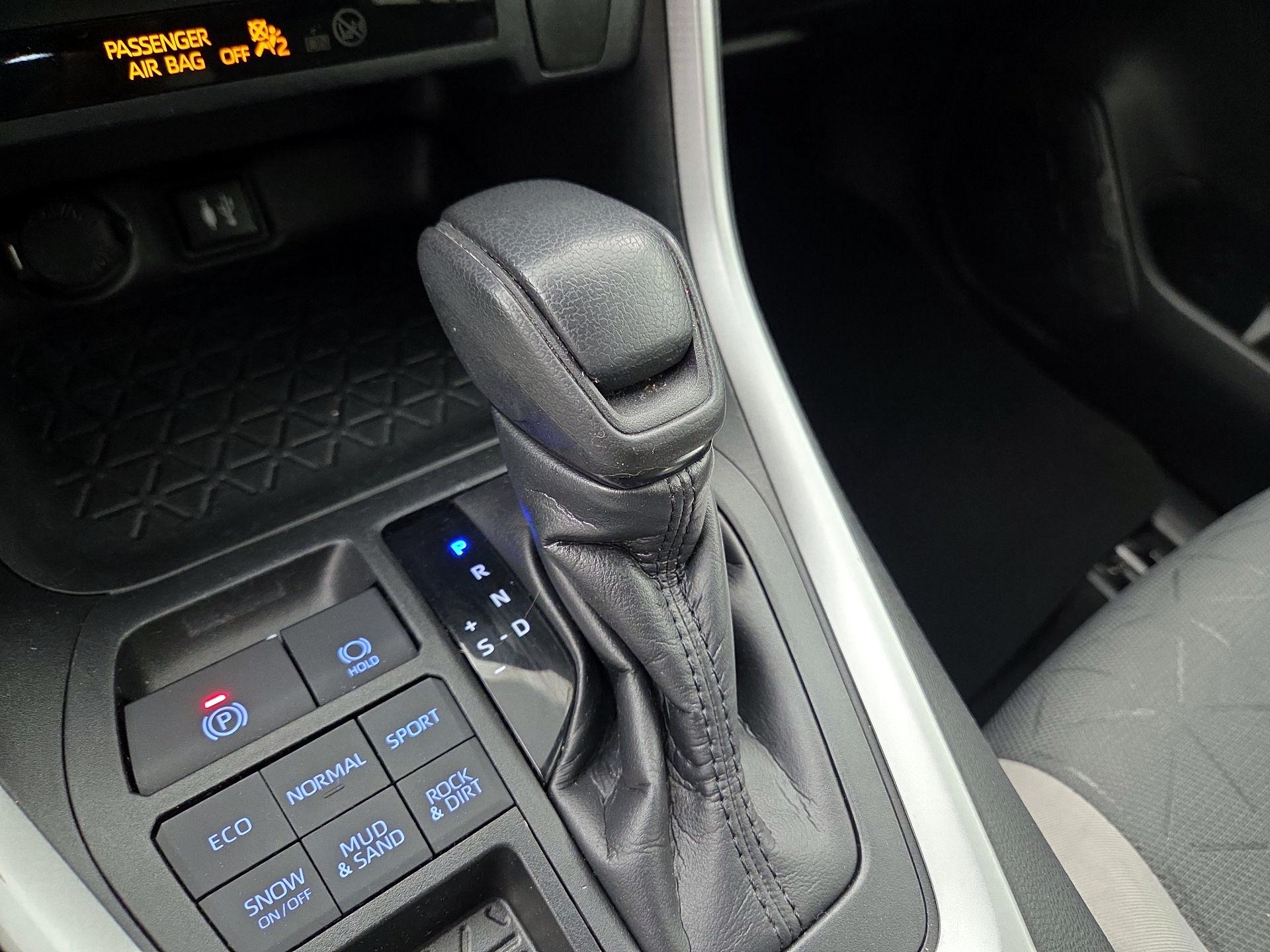 Thumbnail: 2019 Toyota RAV4 - 17