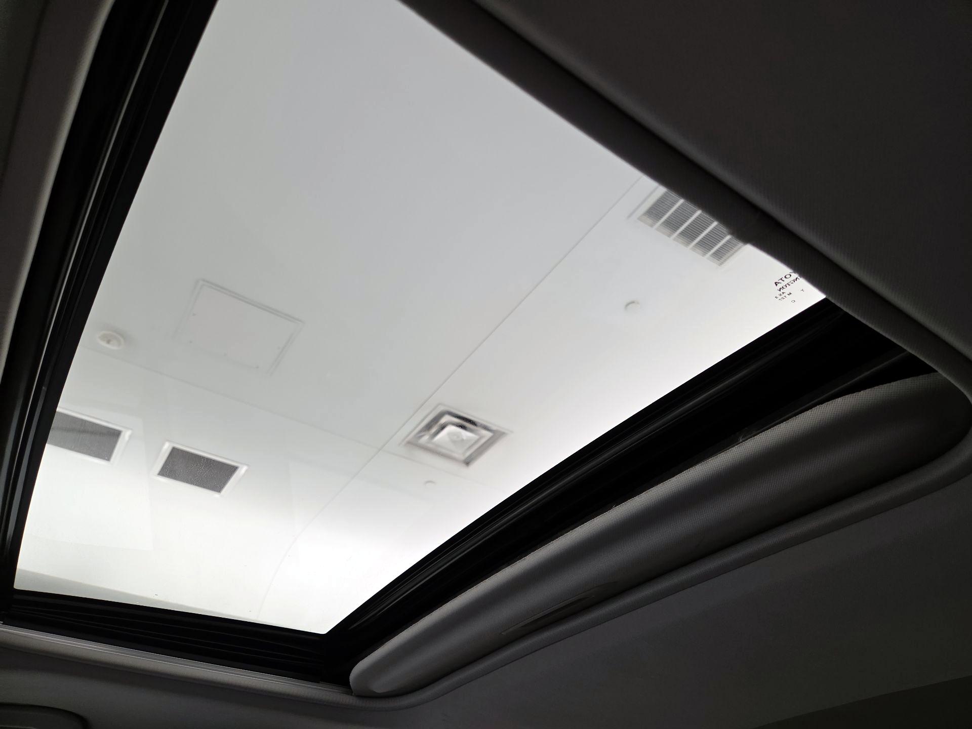 Thumbnail: 2019 Toyota RAV4 - 19