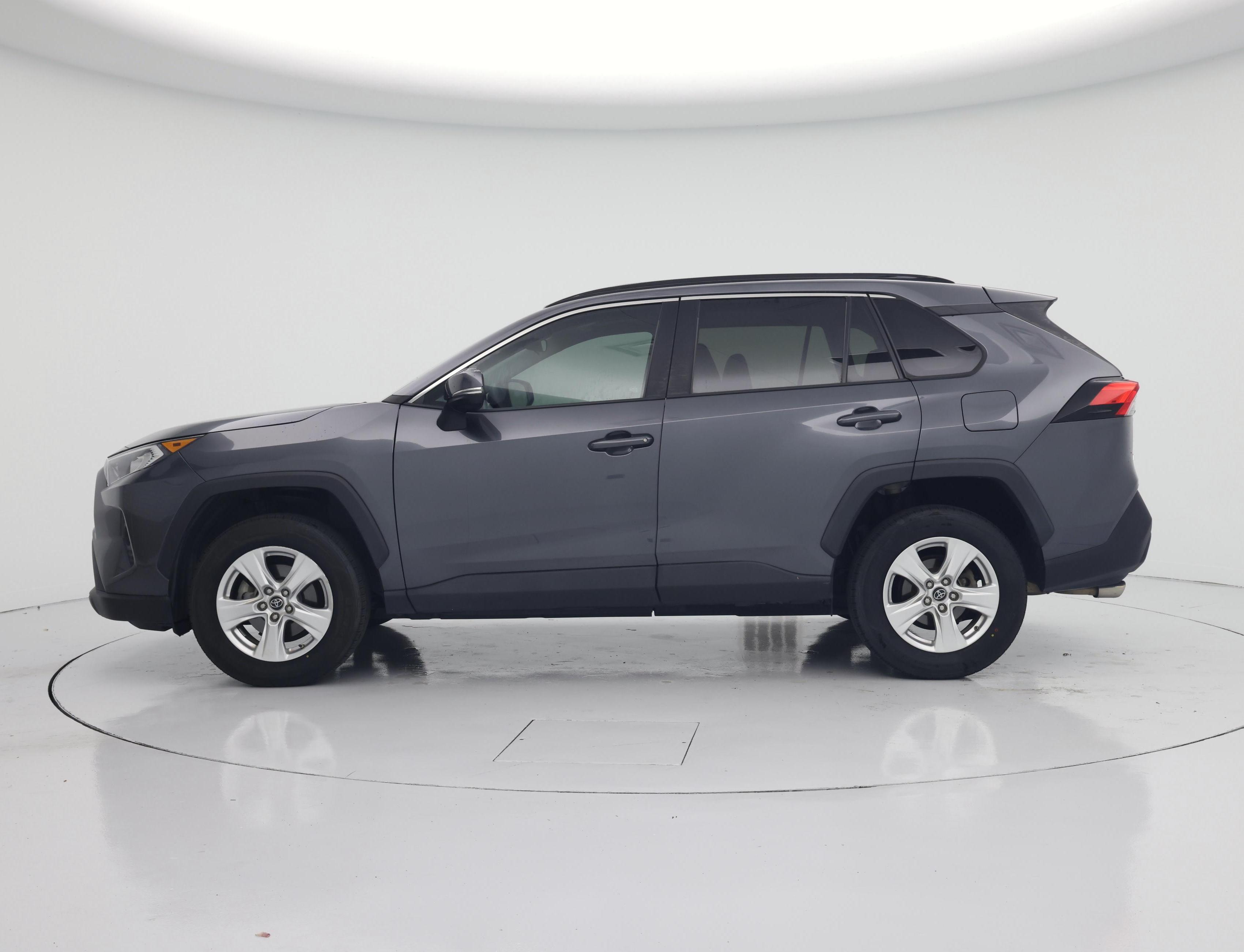Thumbnail: 2019 Toyota RAV4 - 3