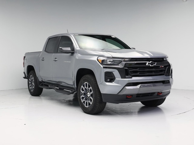 Gray 2025 Chevrolet Colorado Z71 Crew Cab 4WD Pickup Truck Four-Wheel Drive Automatic