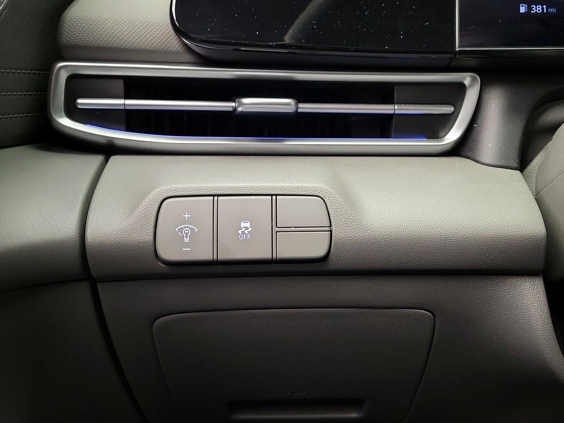 Thumbnail: 2024 Hyundai Elantra - 13