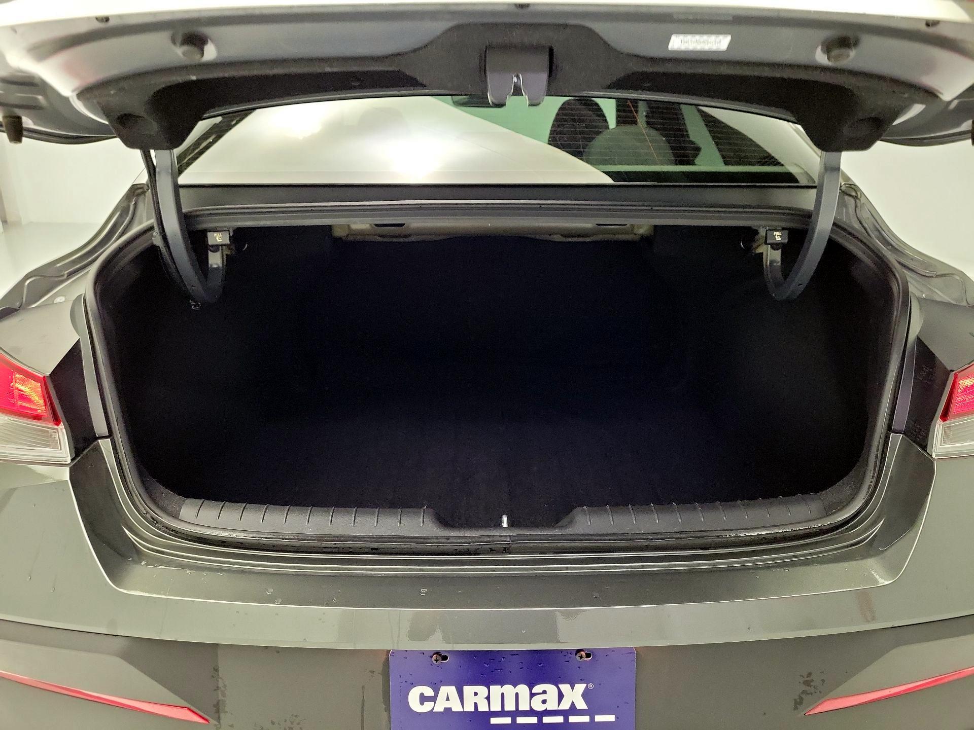 Thumbnail: 2024 Hyundai Elantra - 20