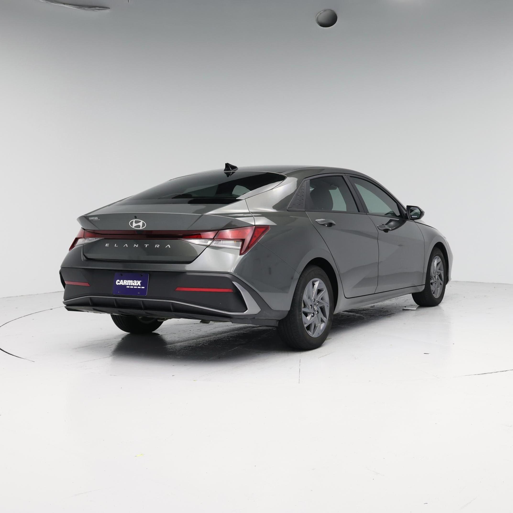 Thumbnail: 2024 Hyundai Elantra - 8