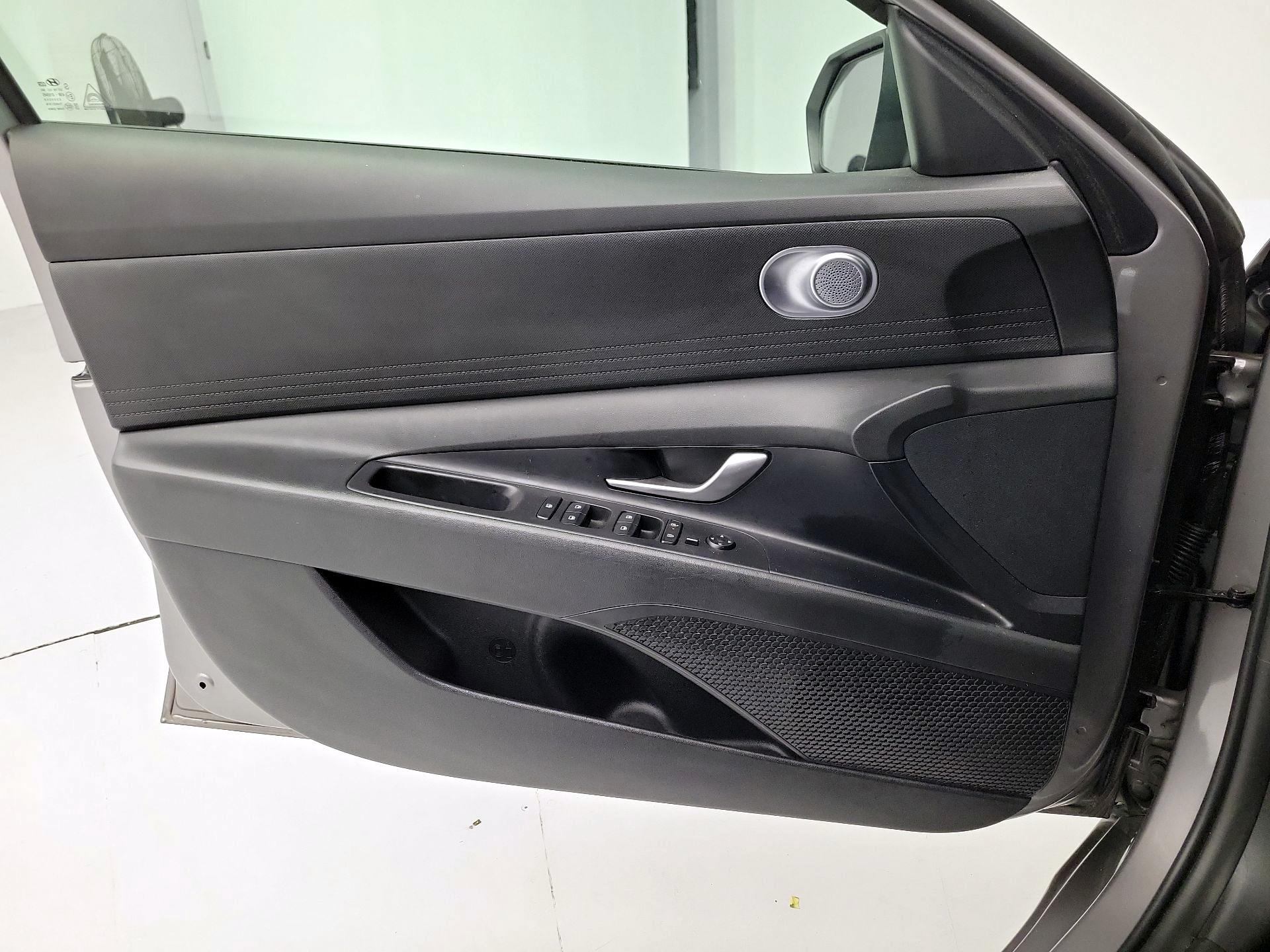 Thumbnail: 2024 Hyundai Elantra - 12