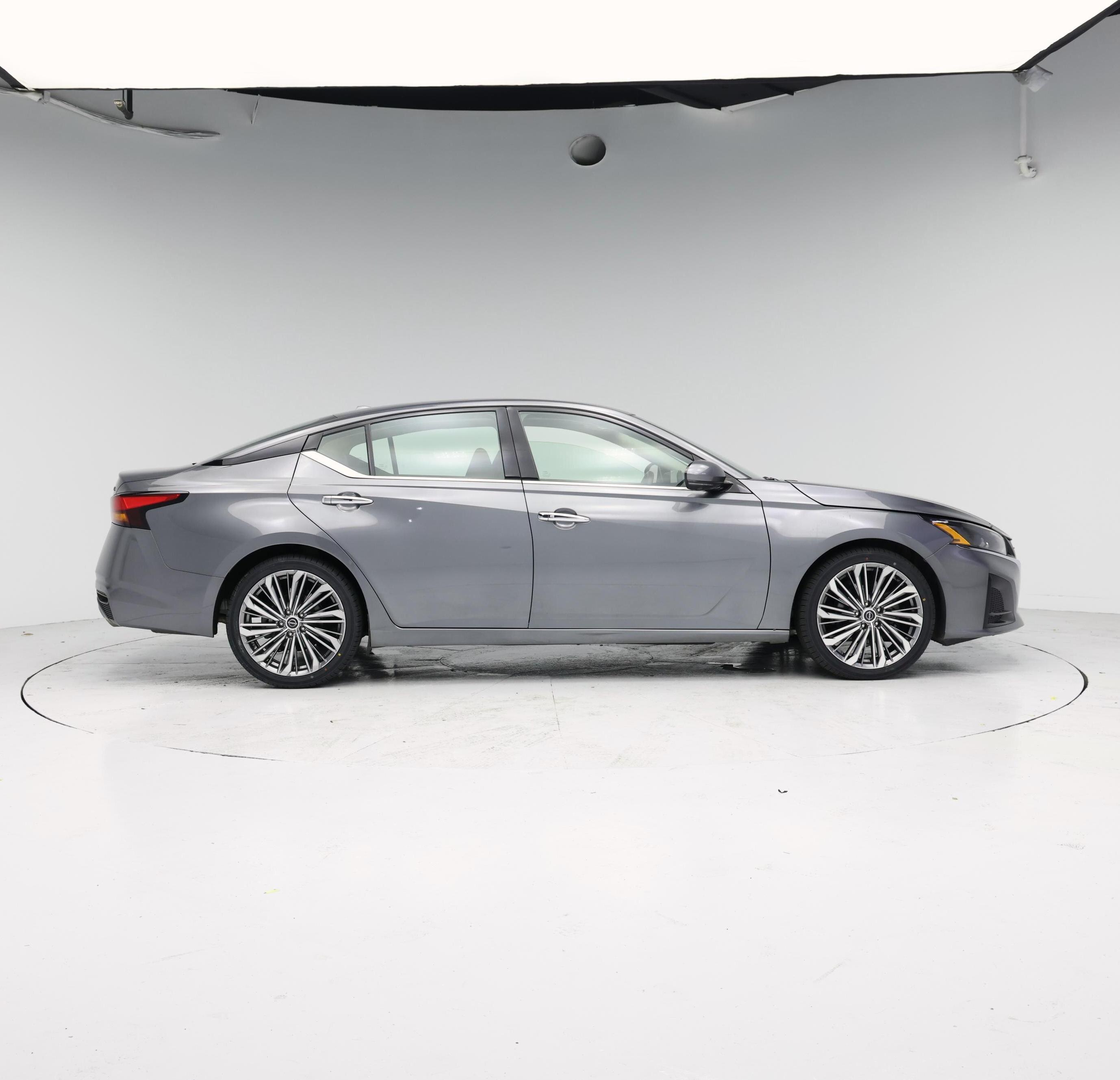 Thumbnail: 2023 Nissan Altima - 7